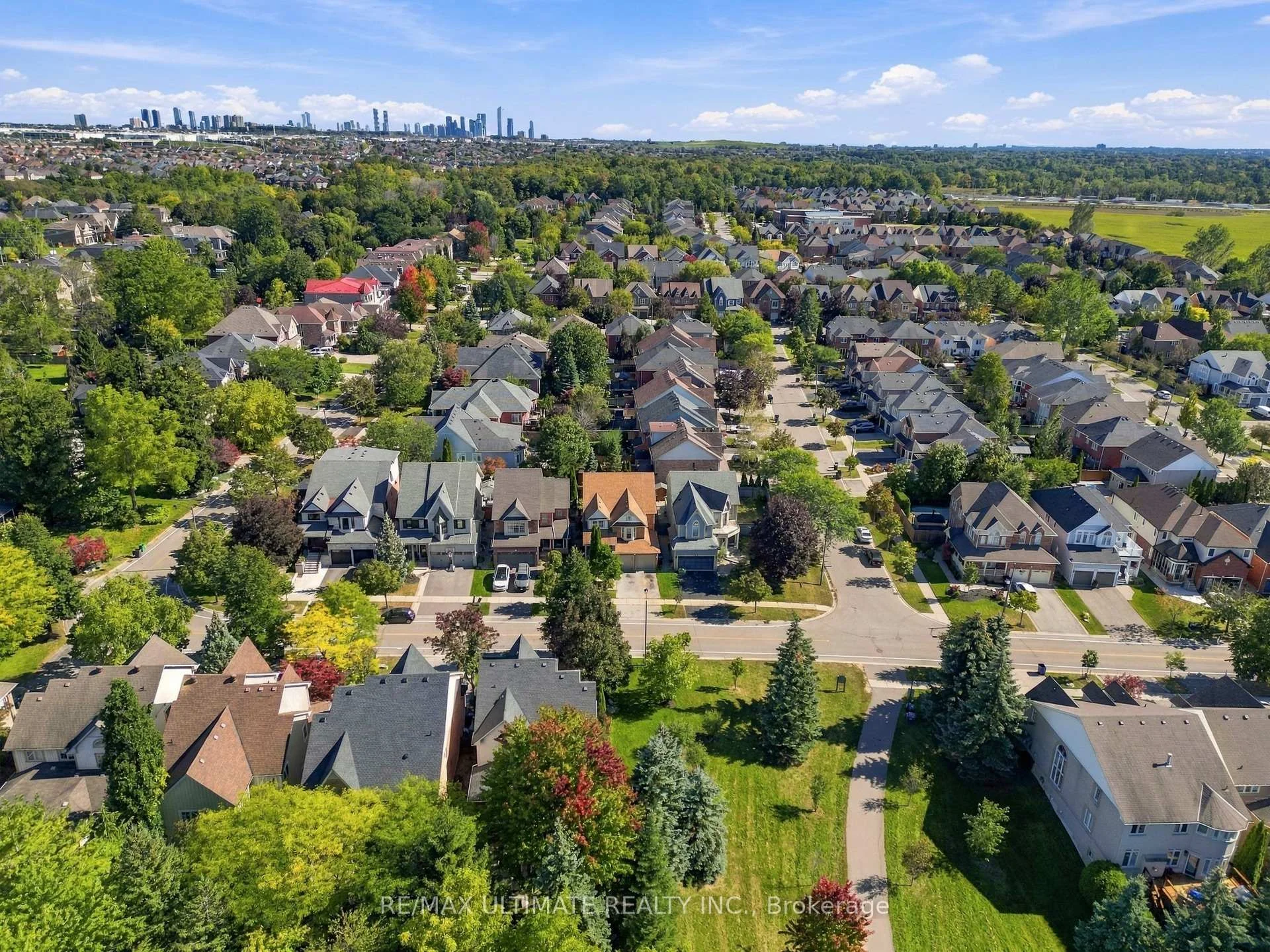 Photo 4 of 6926 Early Settler Row, Mississauga, Meadowvale Village — HOMEH