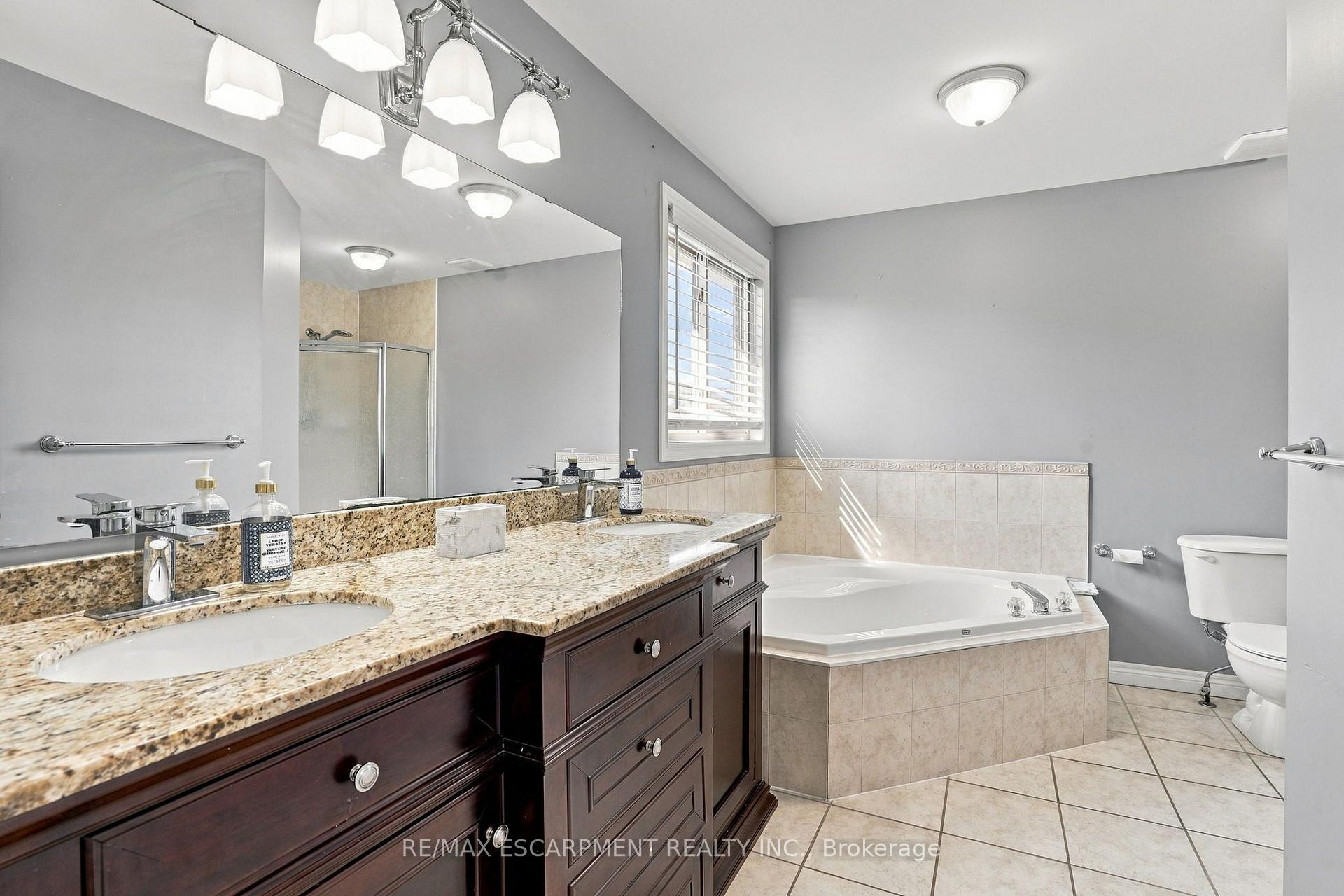 Photo 27 of 194 Southbrook Drive, Hamilton, Binbrook — HOMEH