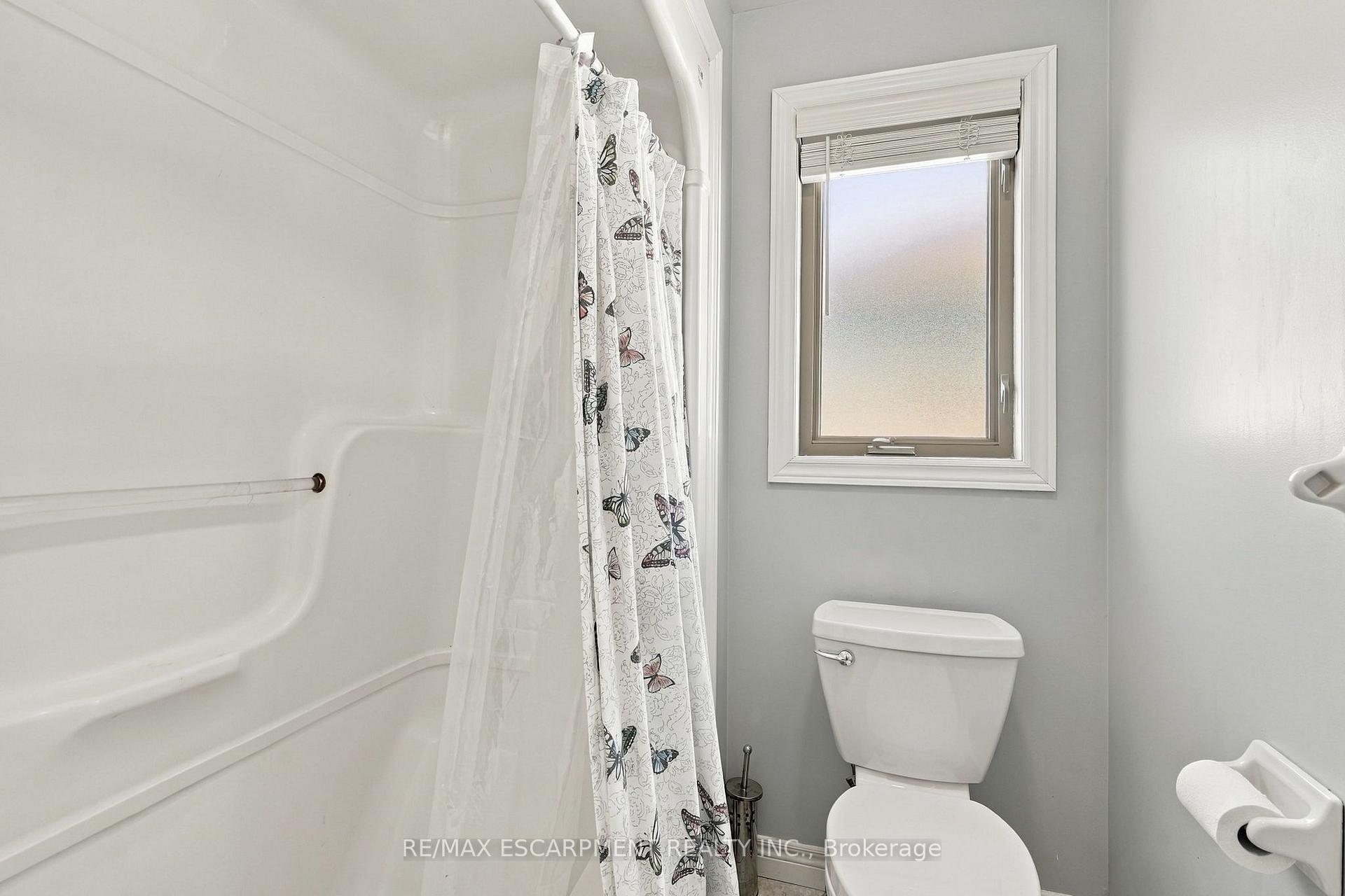 Photo 34 of 194 Southbrook Drive, Hamilton, Binbrook — HOMEH