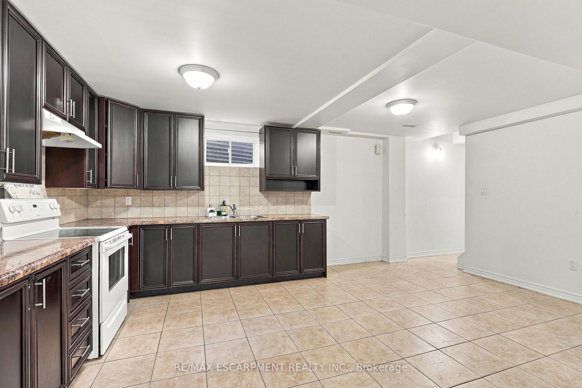 Photo 36 of 194 Southbrook Drive, Hamilton, Binbrook — HOMEH