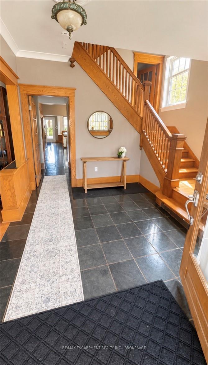 Photo 5 of 4915 King Street, Lincoln, Beamsville — HOMEH