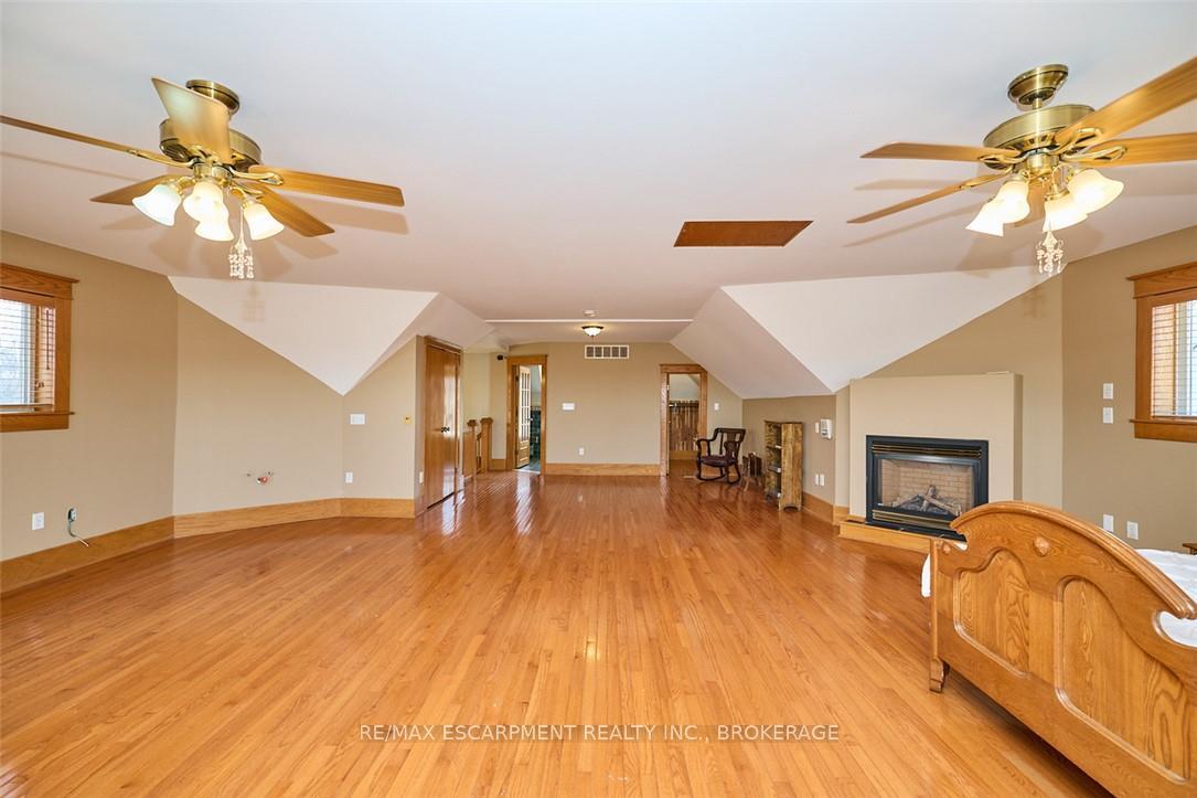 Photo 19 of 4915 King Street, Lincoln, Beamsville — HOMEH