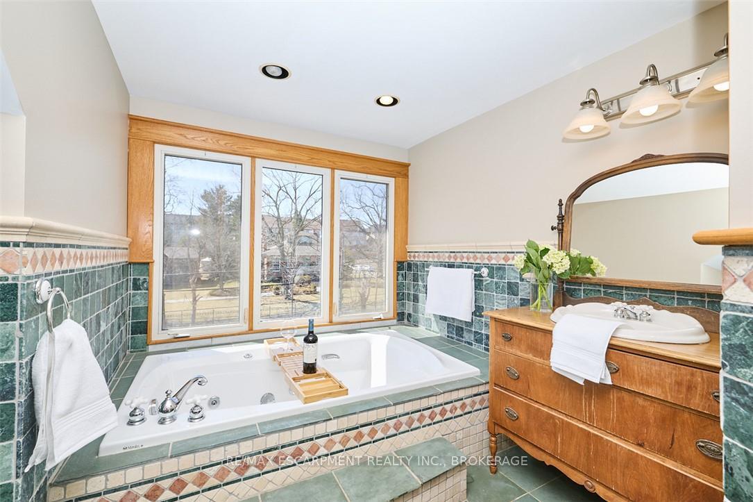 Photo 21 of 4915 King Street, Lincoln, Beamsville — HOMEH