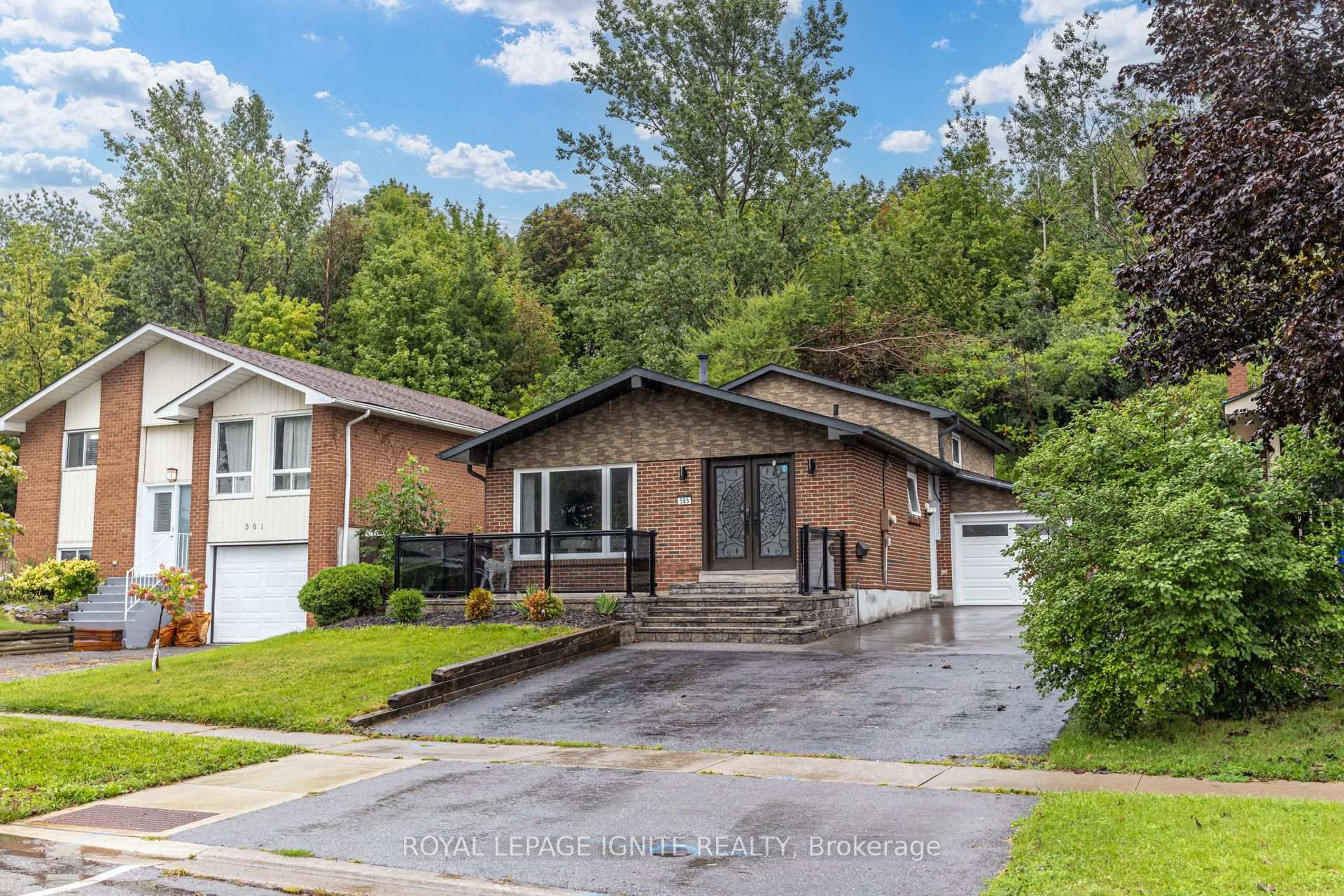 Photo of 585 Grandview Street S