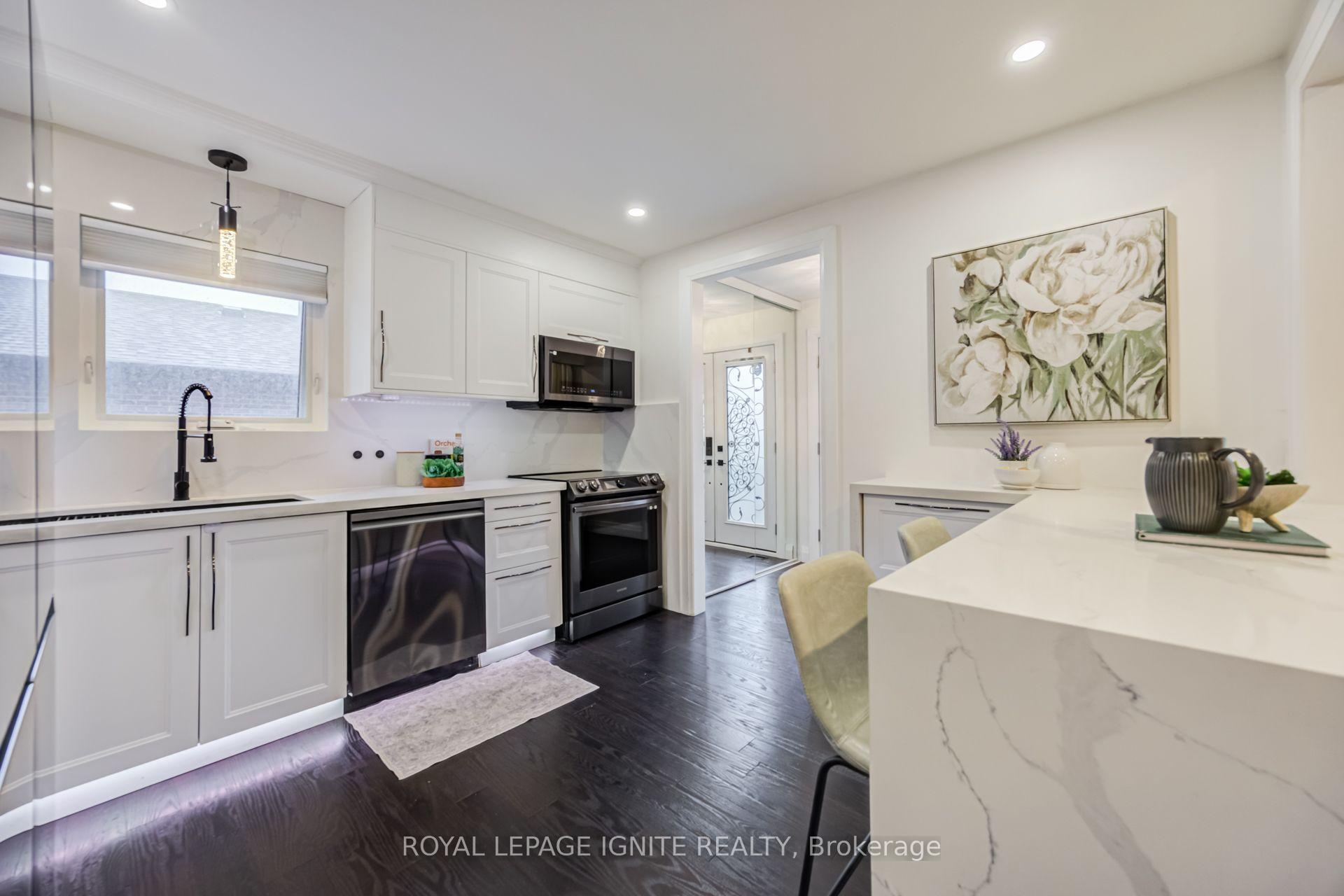 Photo 13 of 585 Grandview Street S, Oshawa, Donevan — HOMEH