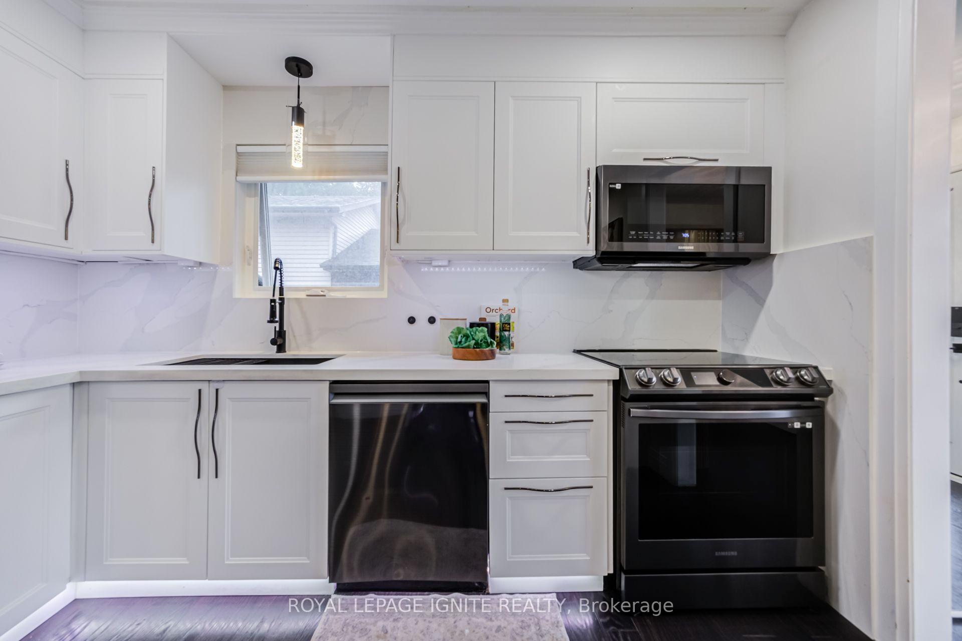 Photo 14 of 585 Grandview Street S, Oshawa, Donevan — HOMEH