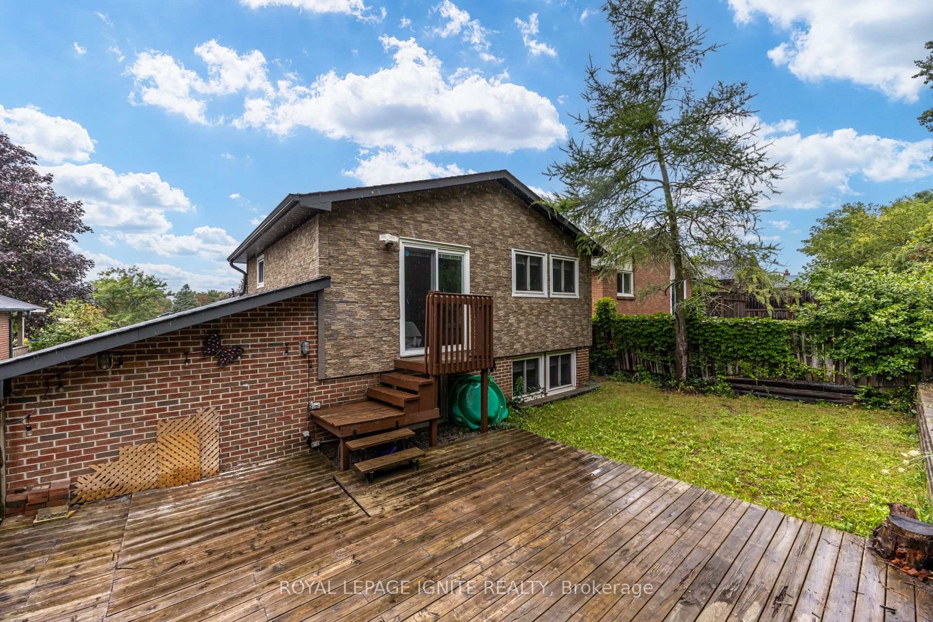 Photo 43 of 585 Grandview Street S, Oshawa, Donevan — HOMEH