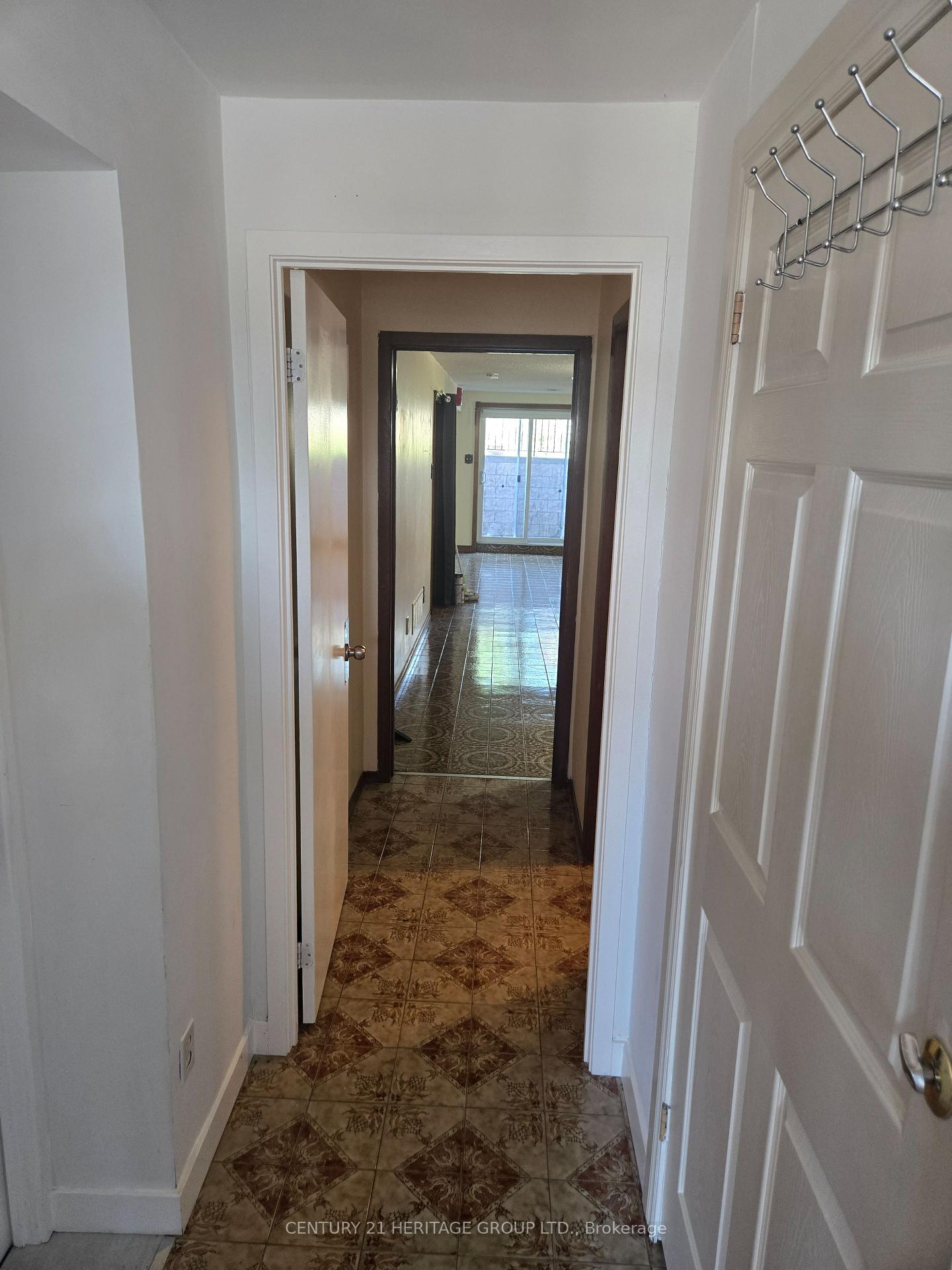Photo 3 of Unit Bsmt, 60 Albany Drive, Vaughan, West Woodbridge — HOMEH