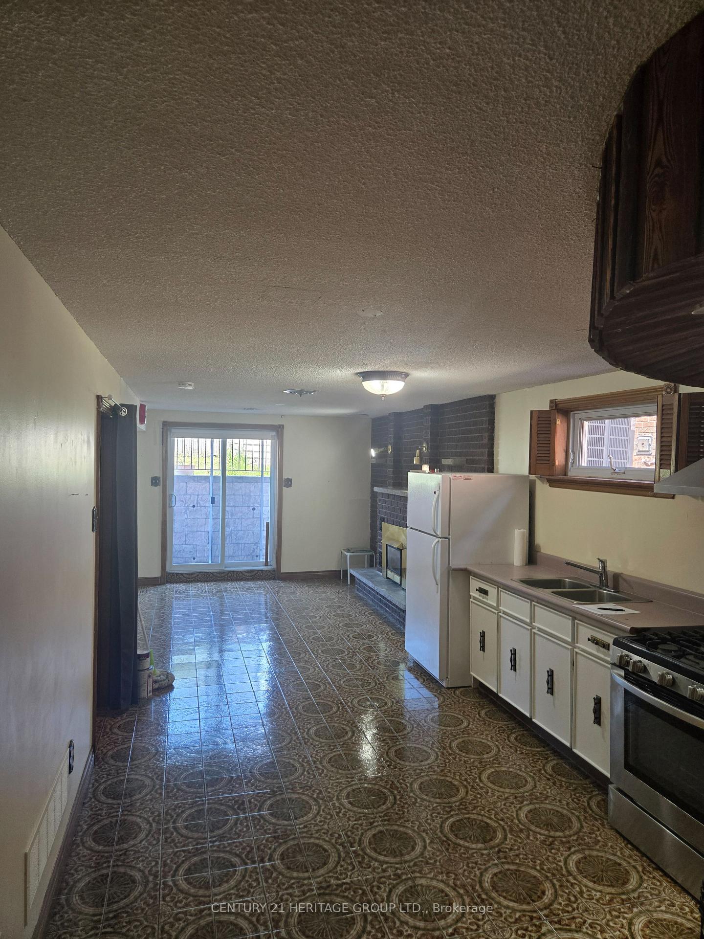 Photo 4 of Unit Bsmt, 60 Albany Drive, Vaughan, West Woodbridge — HOMEH