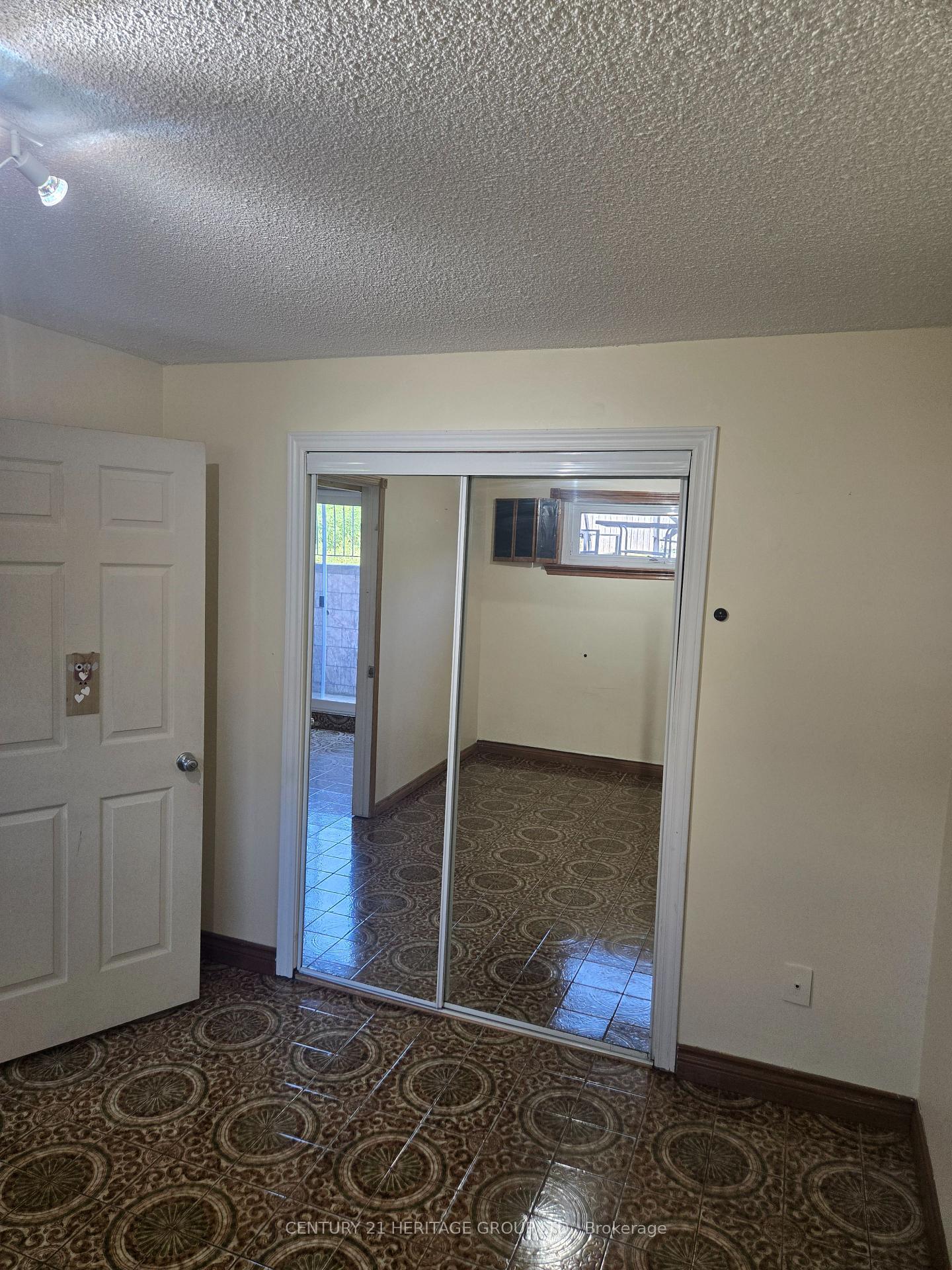 Photo 7 of Unit Bsmt, 60 Albany Drive, Vaughan, West Woodbridge — HOMEH