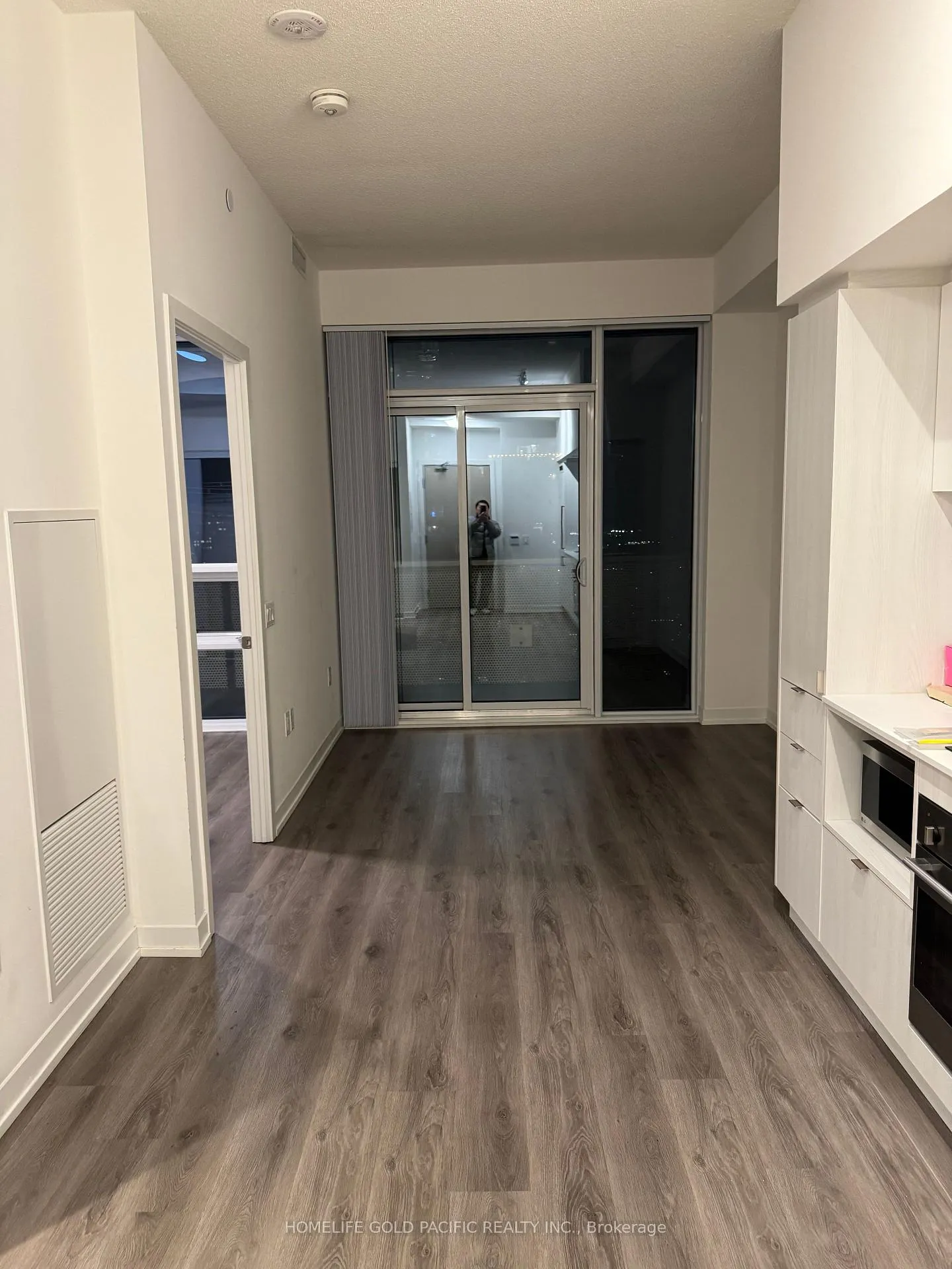 Photo 4 of Unit 5103, 8 Eglinton Avenue E, Toronto, Yonge-Eglinton — HOMEH