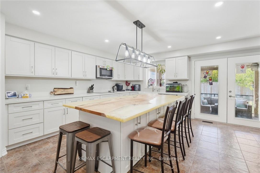 Photo 8 of 23 Winners Way, Hamilton, Binbrook — HOMEH