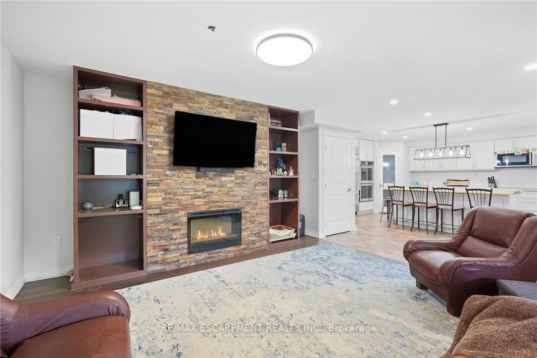 Photo 13 of 23 Winners Way, Hamilton, Binbrook — HOMEH