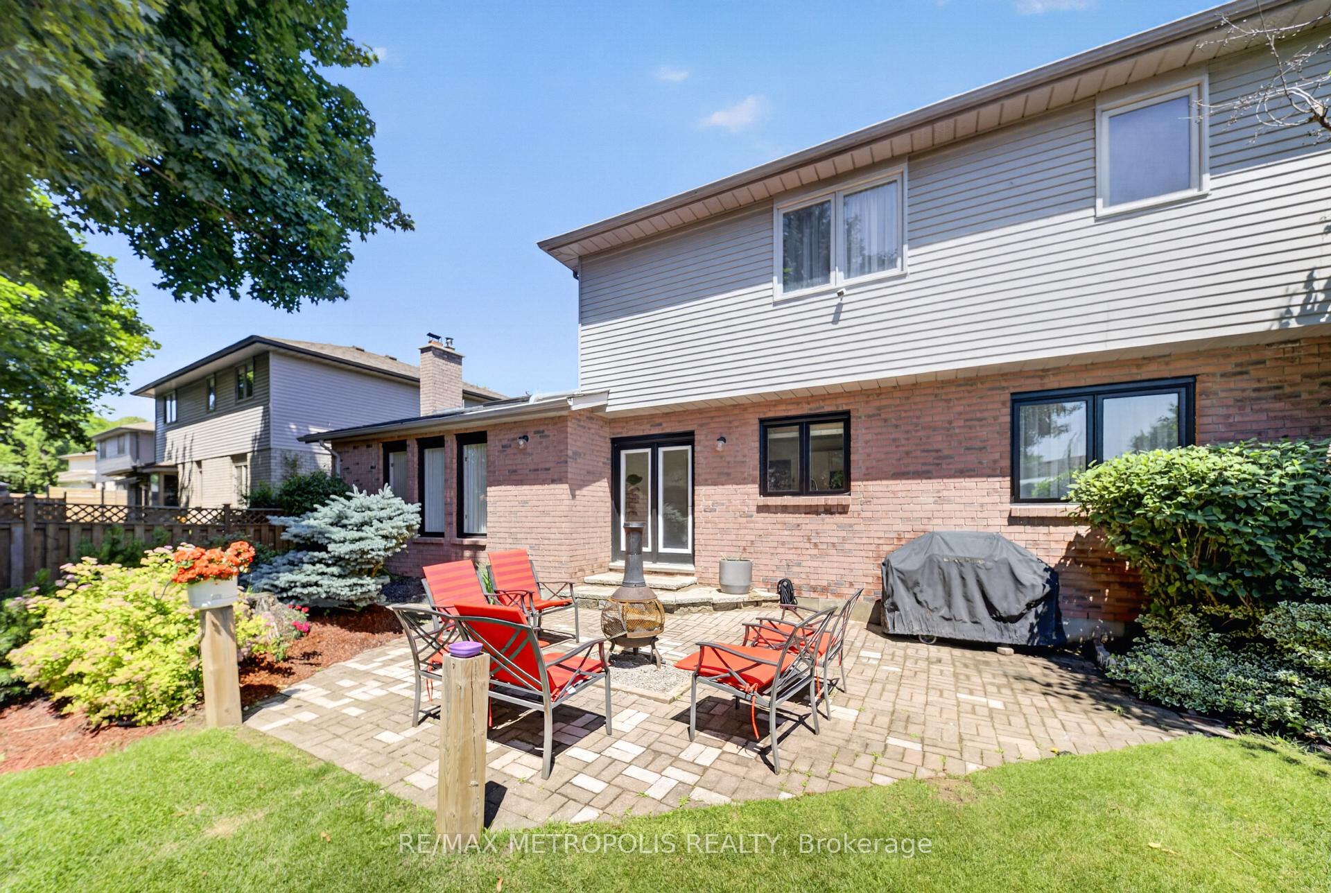 Photo 7 of 29 Winter Way, Brantford, West Brant — HOMEH