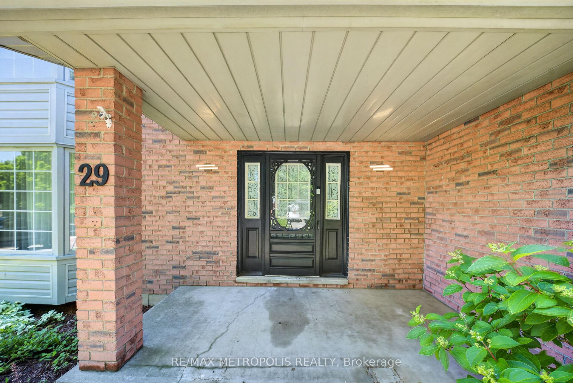 Photo 10 of 29 Winter Way, Brantford, West Brant — HOMEH