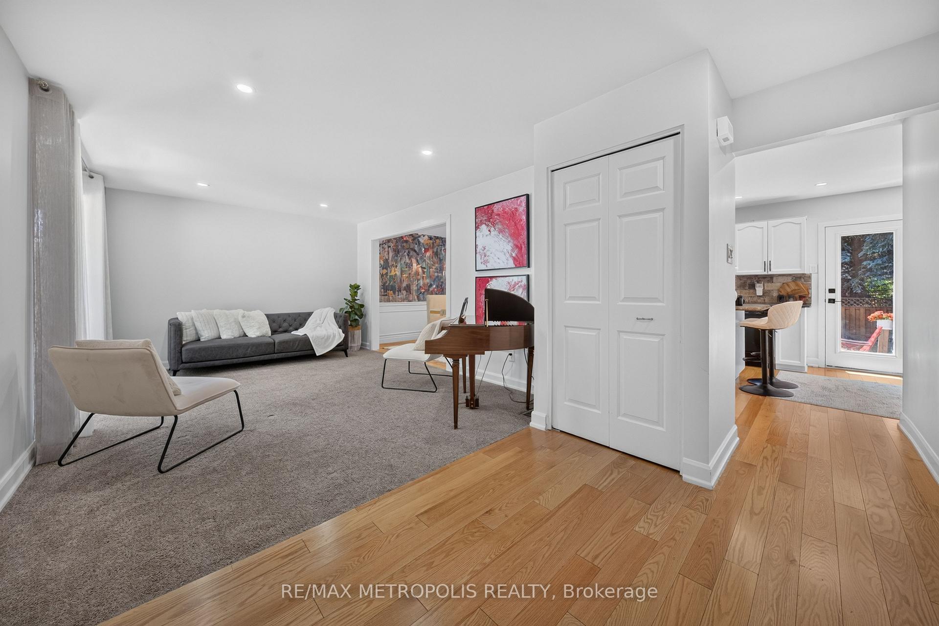 Photo 27 of 29 Winter Way, Brantford, West Brant — HOMEH