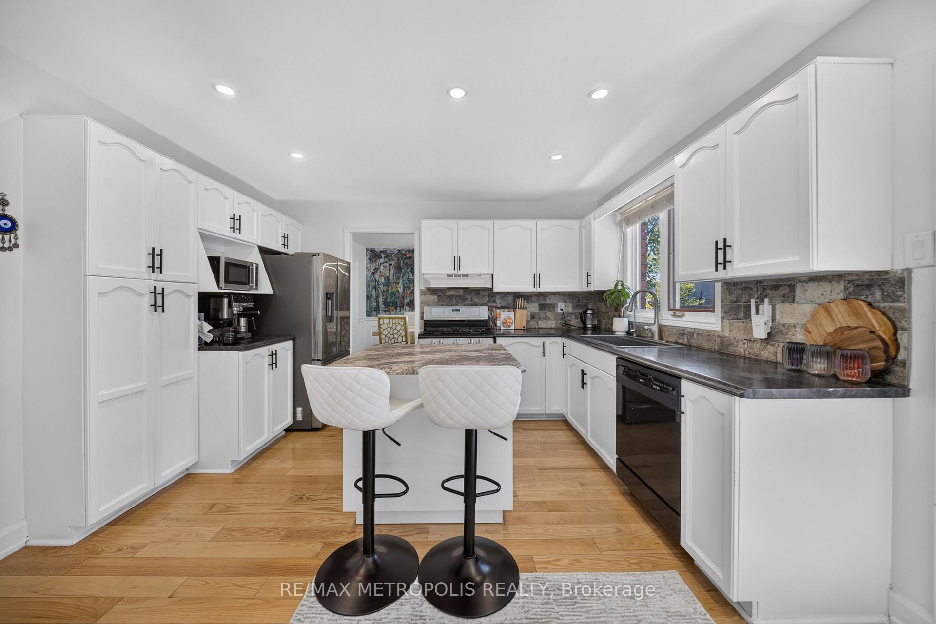 Photo 37 of 29 Winter Way, Brantford, West Brant — HOMEH