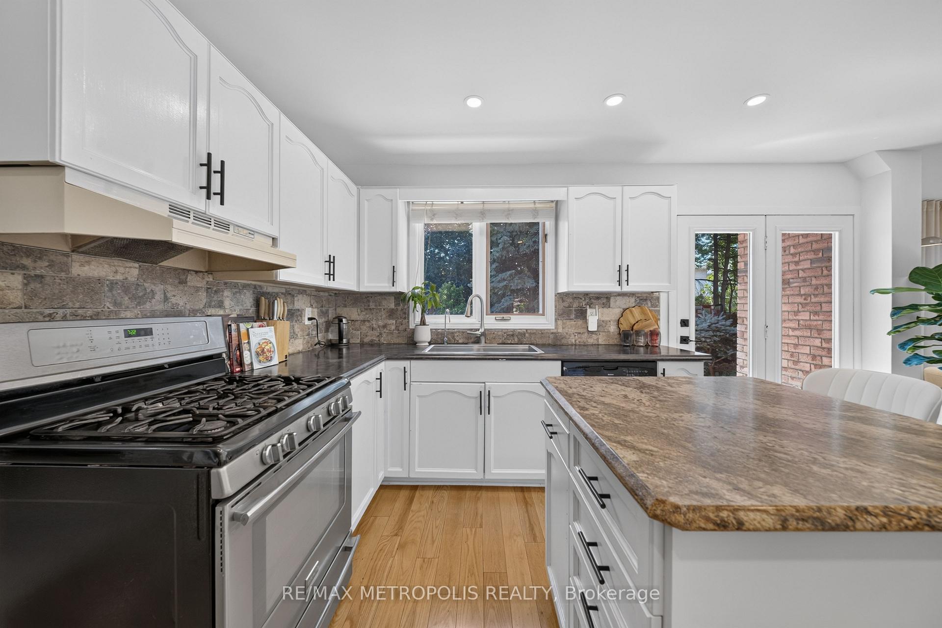 Photo 39 of 29 Winter Way, Brantford, West Brant — HOMEH