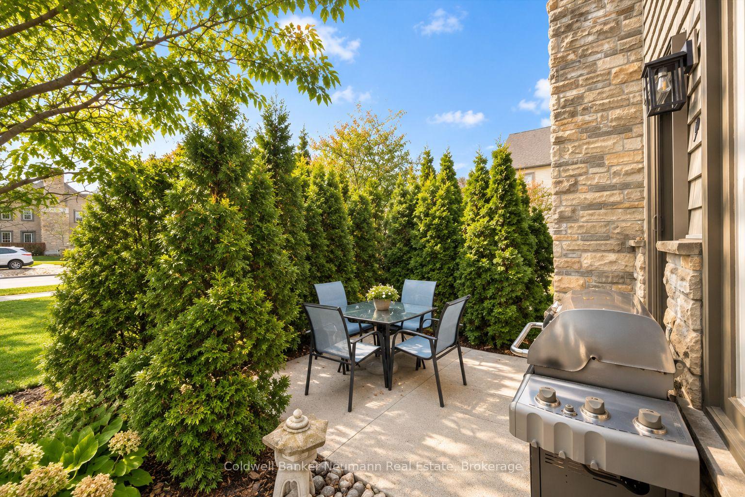 Photo 3 of Unit 9, 100 Frederick Drive, Guelph, Pineridge/Westminster Woods — HOMEH