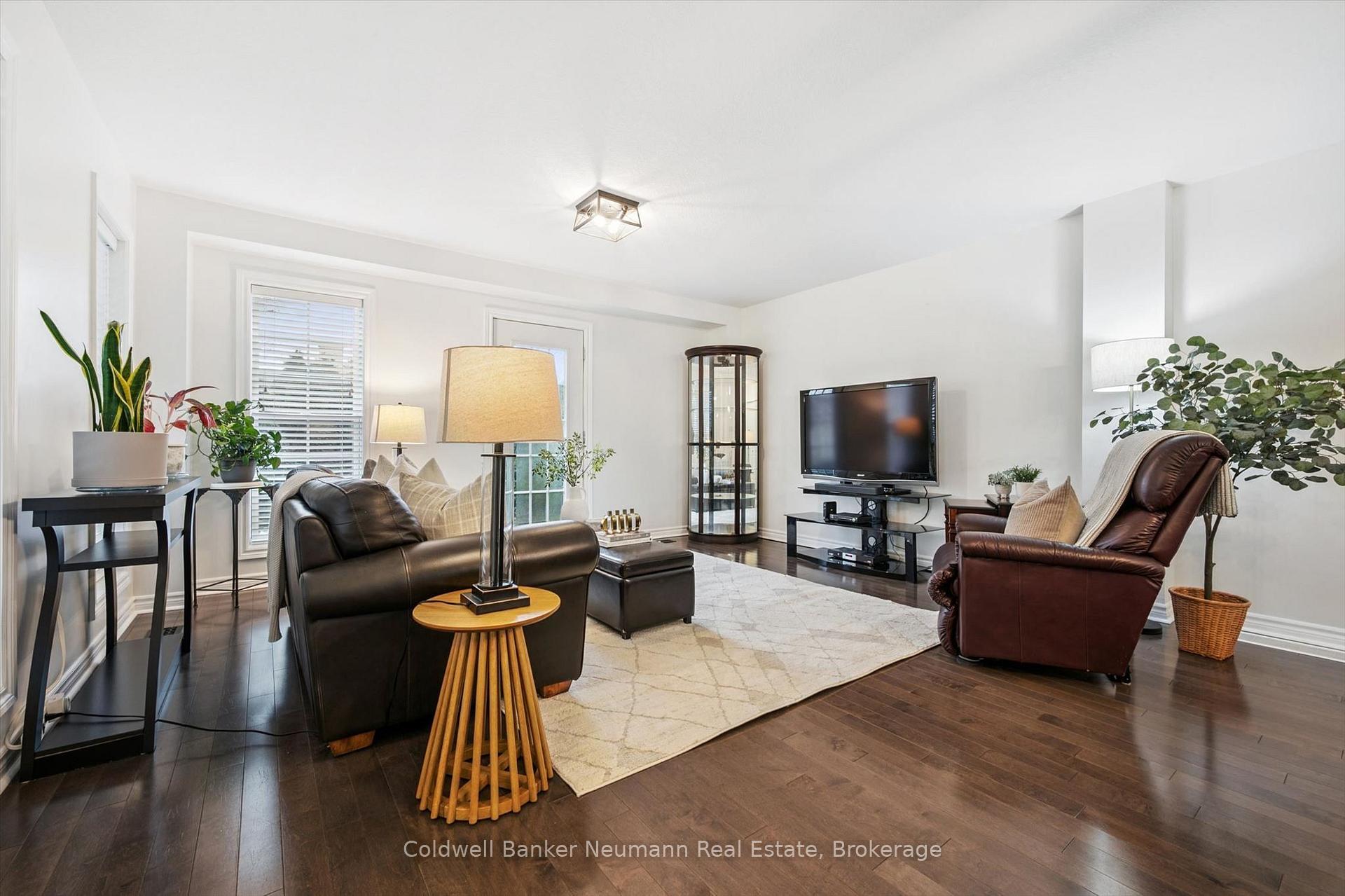 Photo 7 of Unit 9, 100 Frederick Drive, Guelph, Pineridge/Westminster Woods — HOMEH