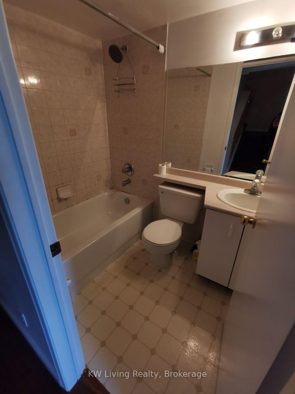 Photo 5 of Unit 15, 106 Redpath Avenue, Toronto, Mount Pleasant West — HOMEH
