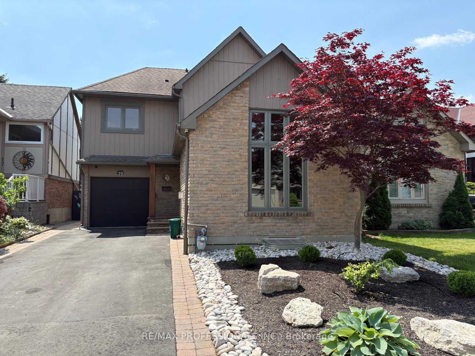 Photo 1 of Unit Lower, 19 Elmbrook Crescent, Etobicoke, Eringate-Centennial-West Deane — HOMEH