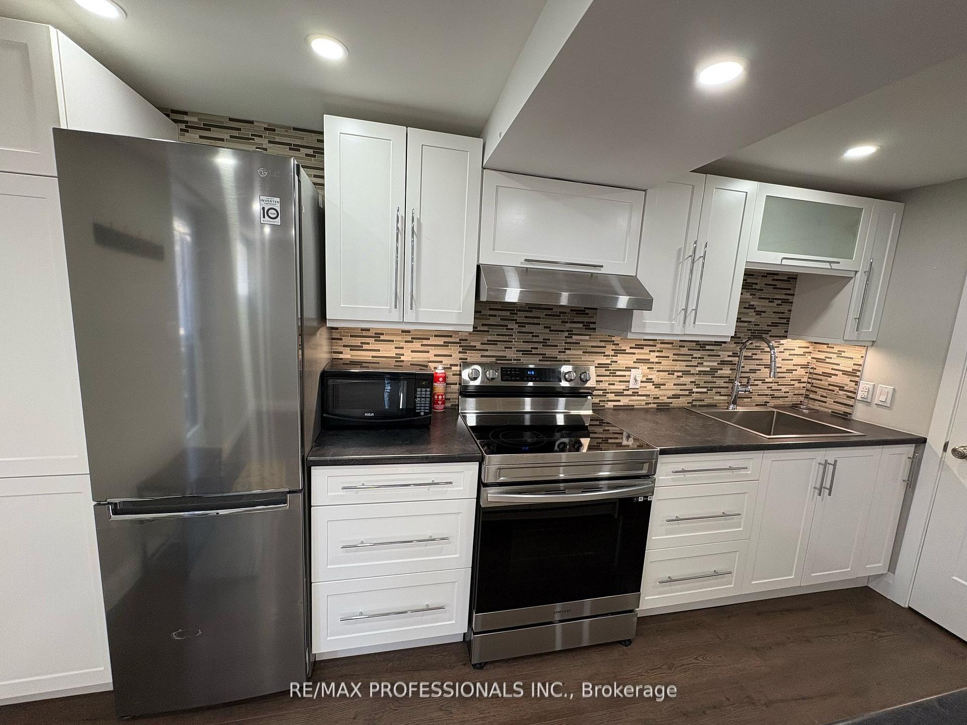 Photo 6 of Unit Lower, 19 Elmbrook Crescent, Etobicoke, Eringate-Centennial-West Deane — HOMEH
