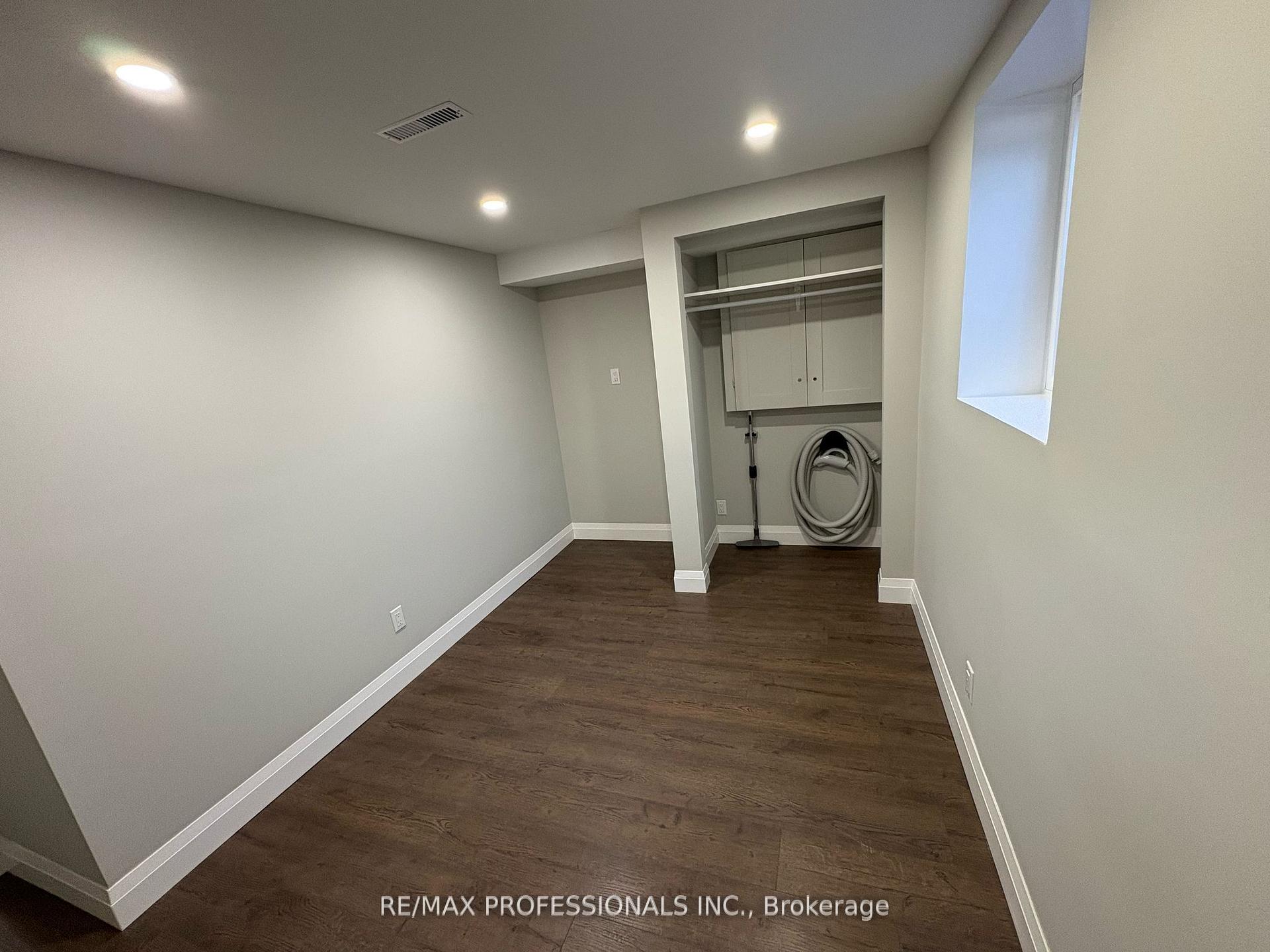 Photo 12 of Unit Lower, 19 Elmbrook Crescent, Etobicoke, Eringate-Centennial-West Deane — HOMEH