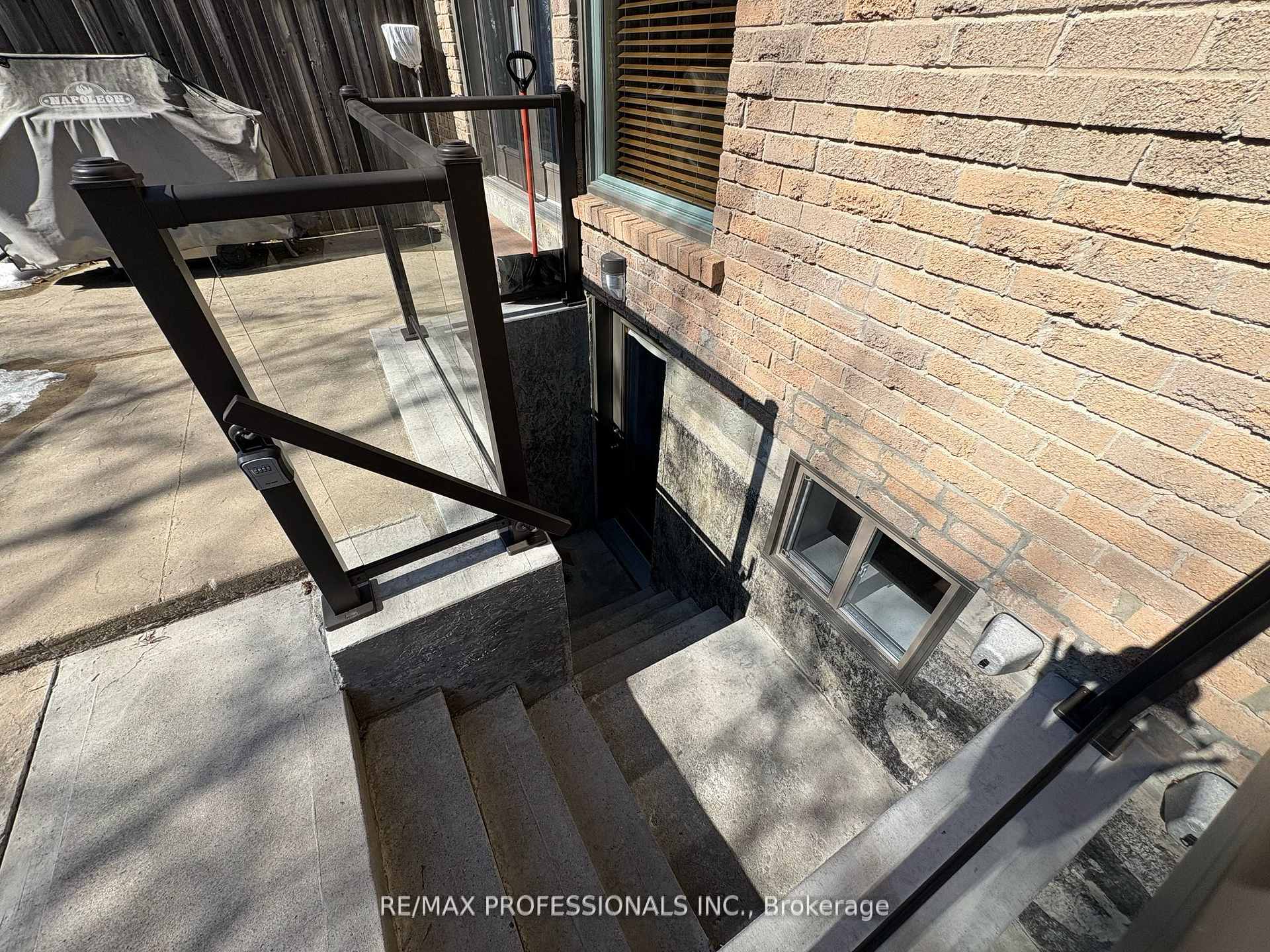 Photo 21 of Unit Lower, 19 Elmbrook Crescent, Etobicoke, Eringate-Centennial-West Deane — HOMEH