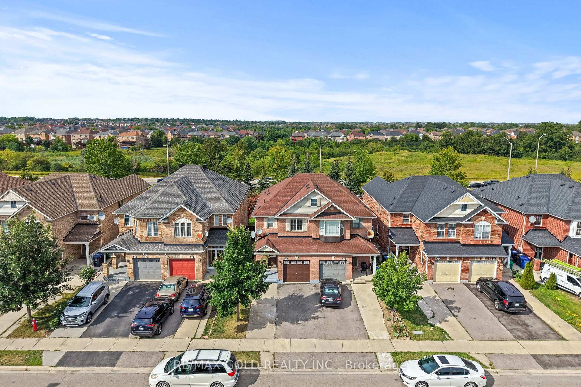 Photo 3 of 61 Herdwick Street, Brampton, Gore Industrial North — HOMEH