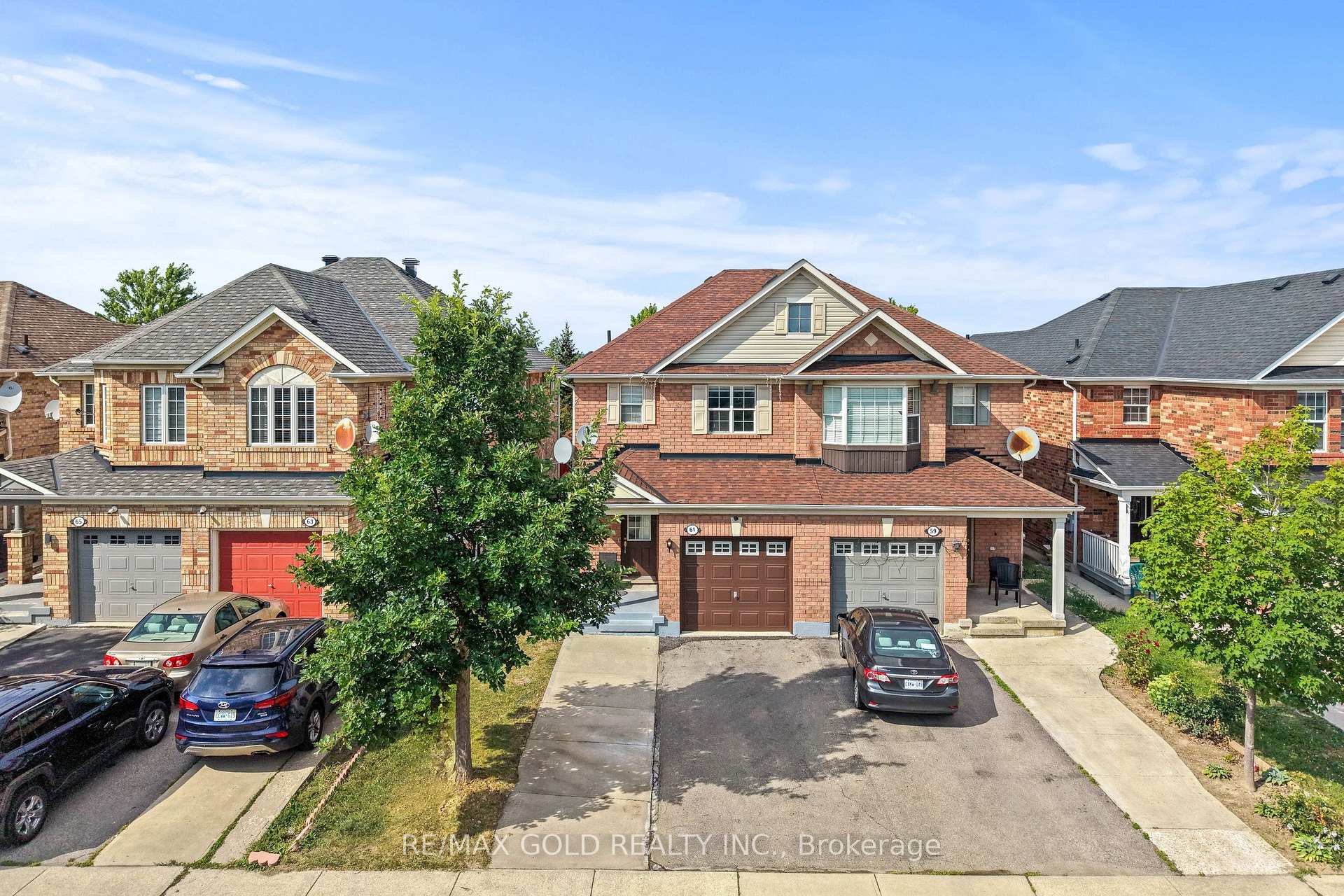 Photo 4 of 61 Herdwick Street, Brampton, Gore Industrial North — HOMEH