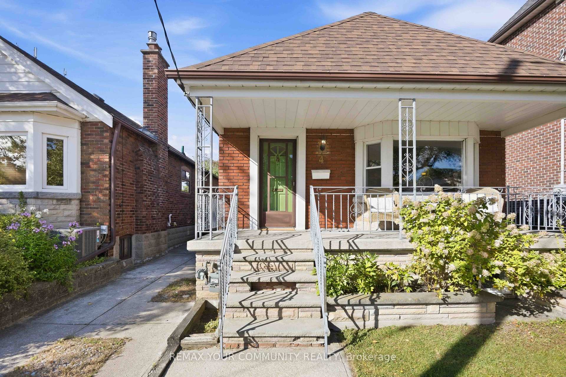 Photo 5 of 4 Crestland Avenue, Toronto, Danforth Village-East York — HOMEH