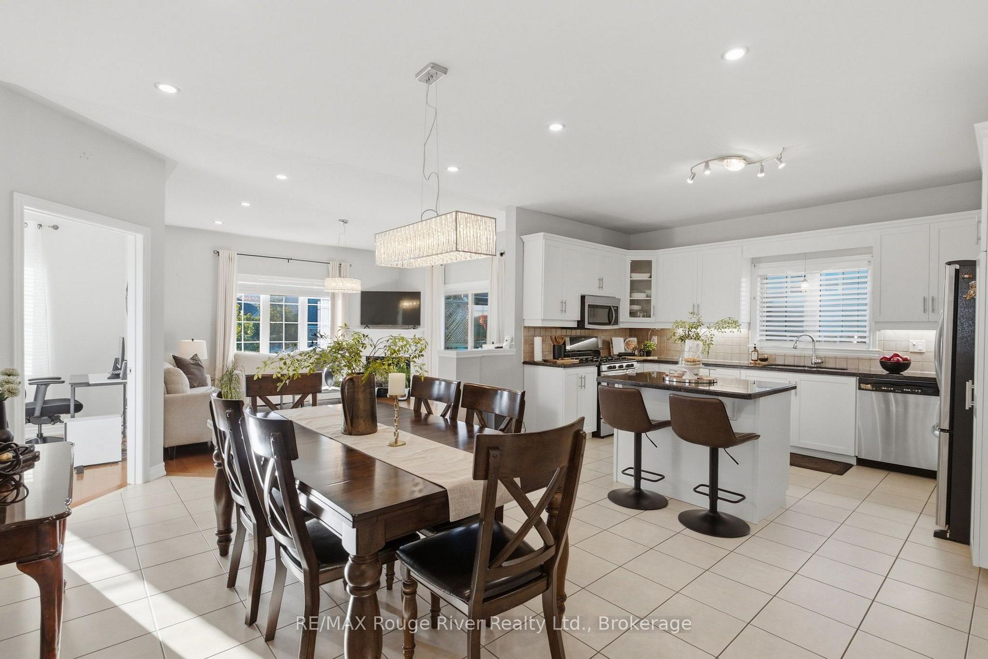 Photo 6 of 758 Coldstream Drive, Oshawa, Samac — HOMEH