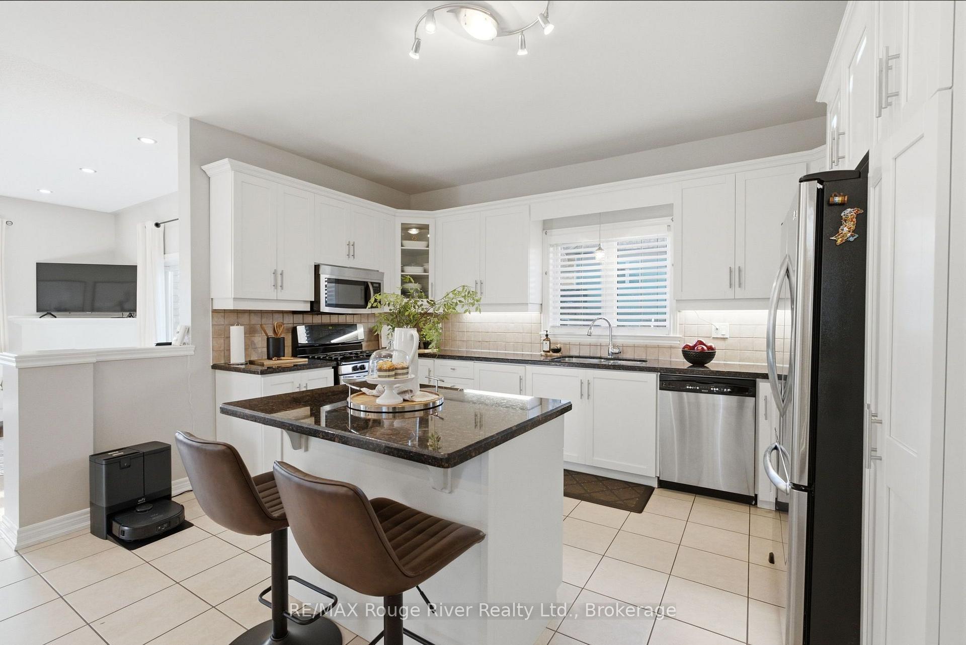 Photo 7 of 758 Coldstream Drive, Oshawa, Samac — HOMEH