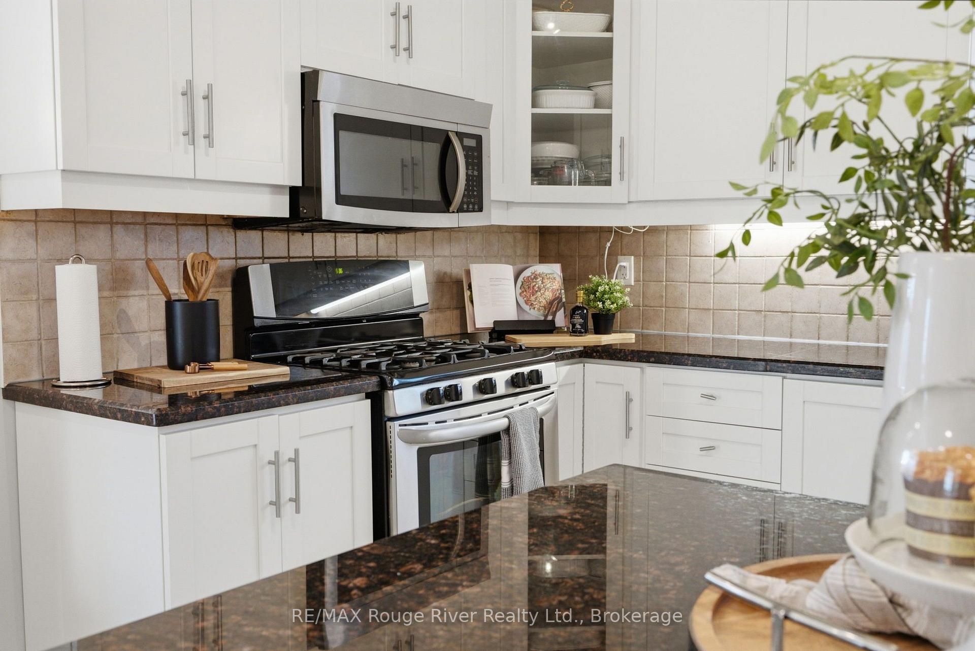 Photo 9 of 758 Coldstream Drive, Oshawa, Samac — HOMEH