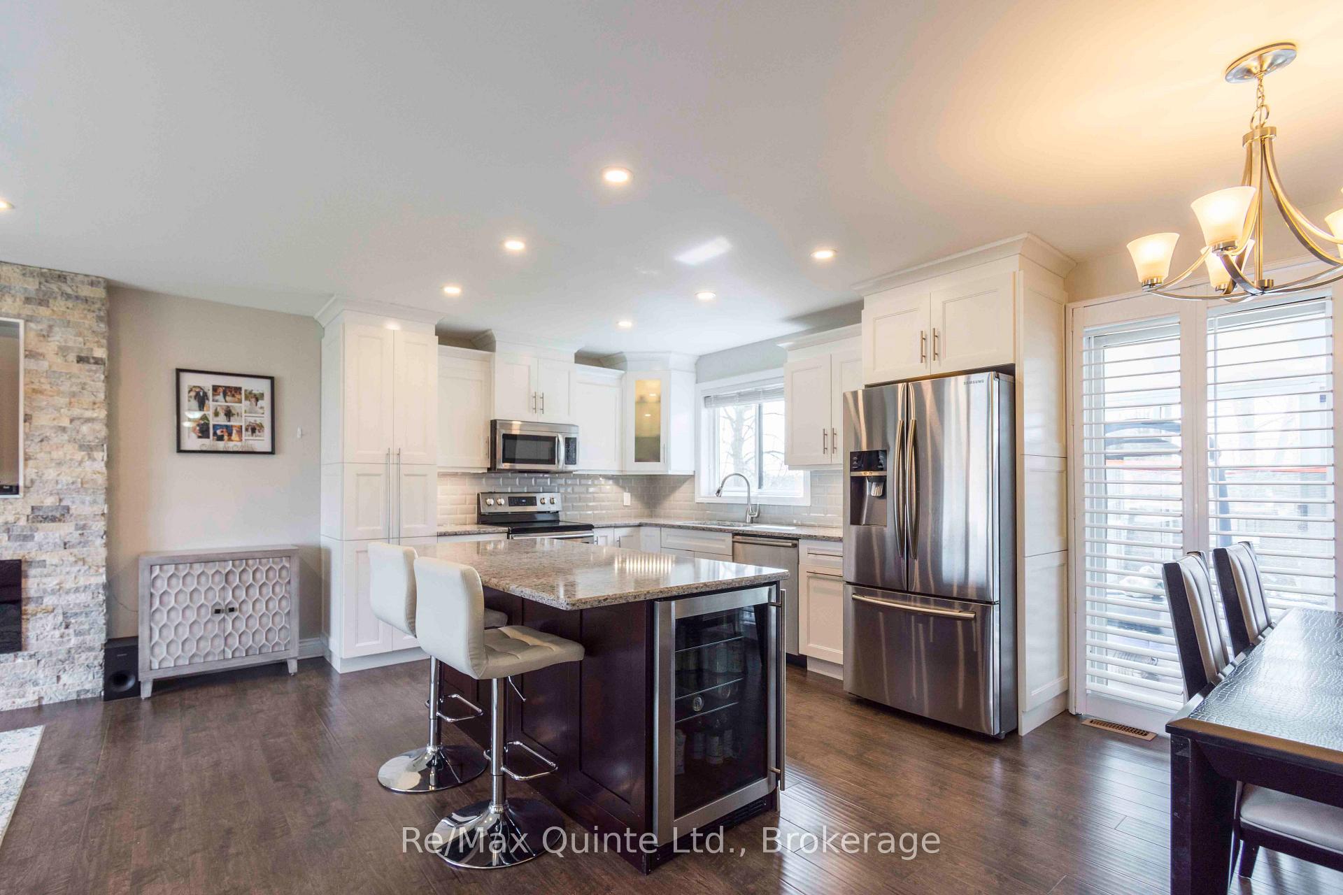 Photo 5 of 43 Frankford Road, Belleville, Thurlow Ward — HOMEH