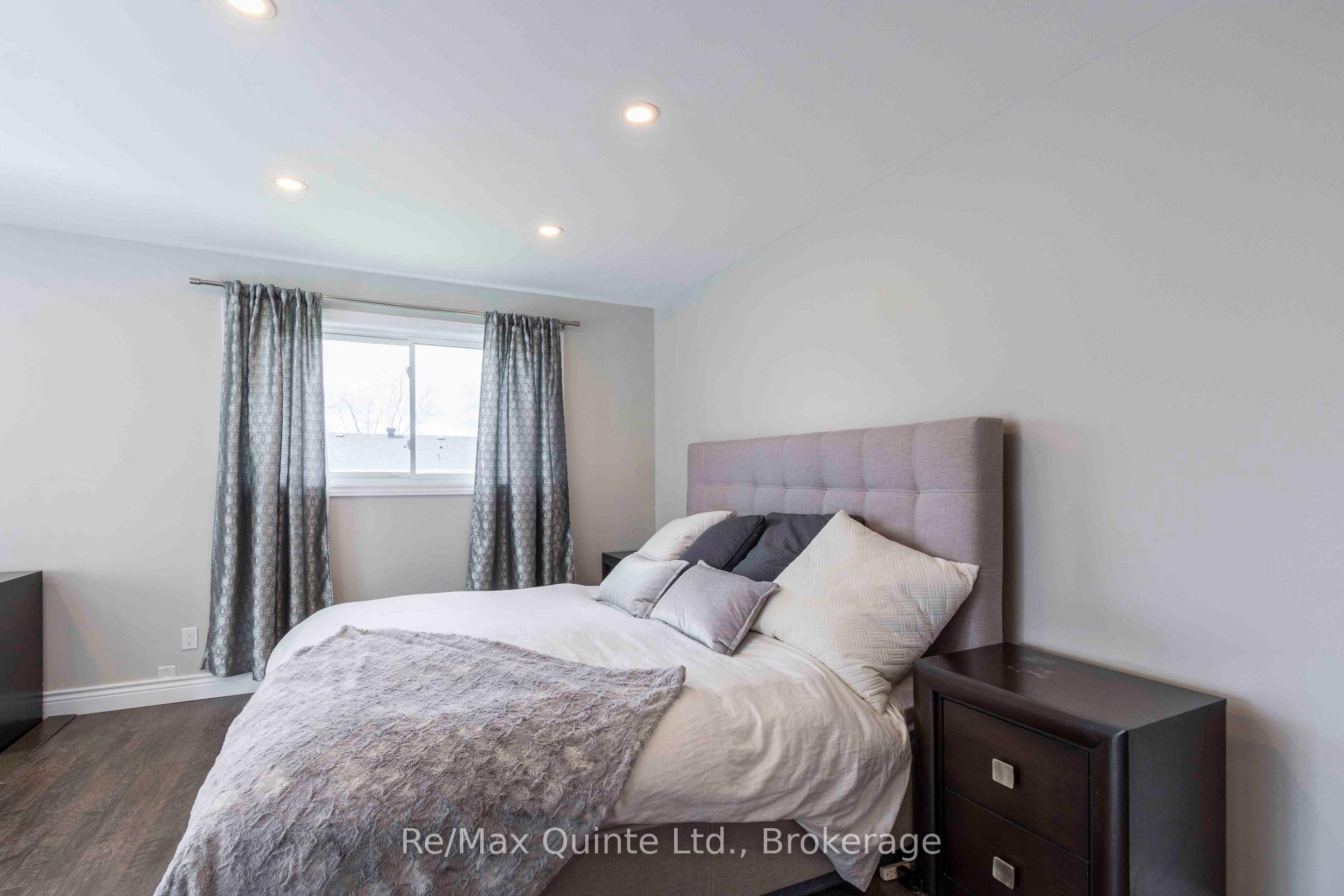 Photo 11 of 43 Frankford Road, Belleville, Thurlow Ward — HOMEH