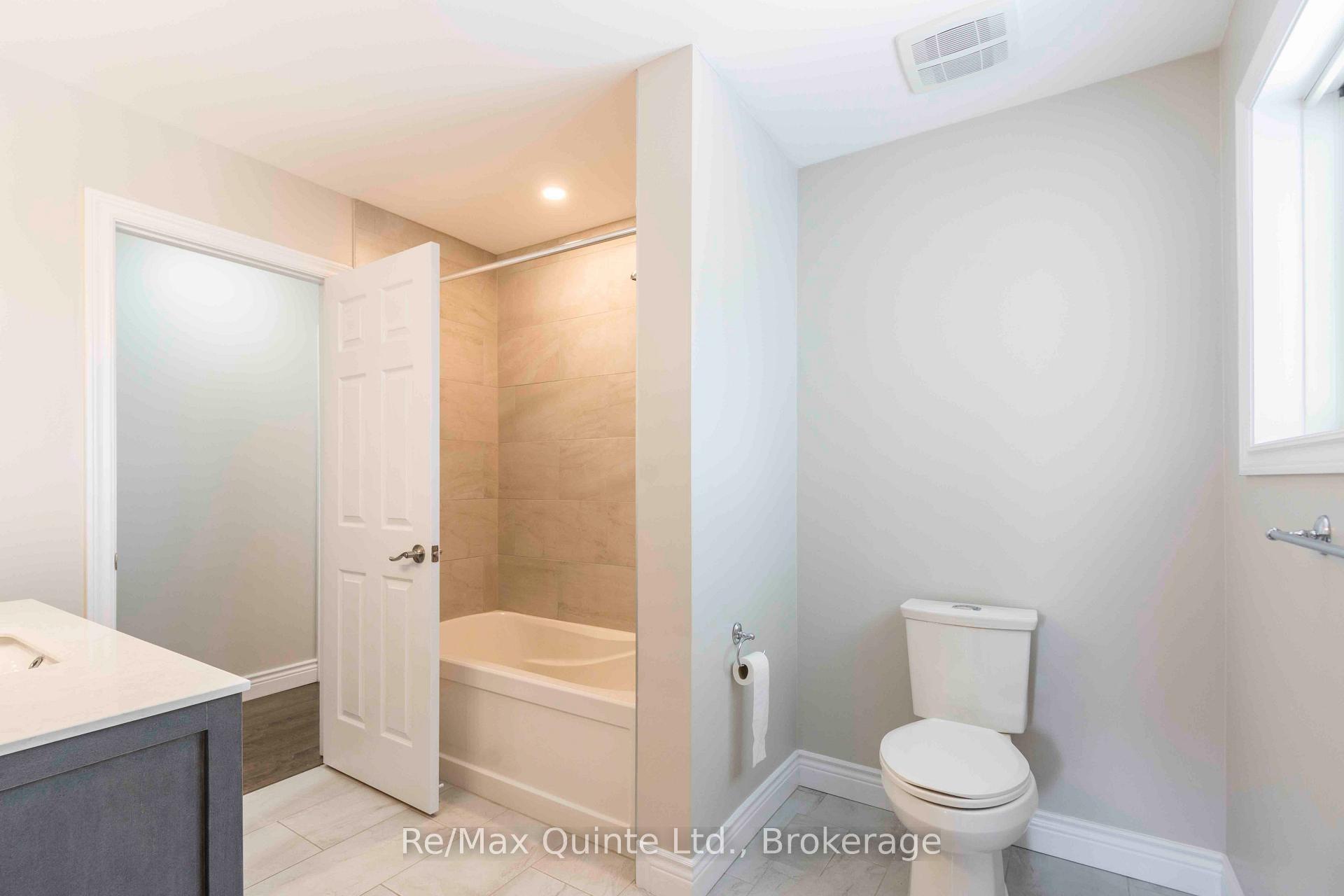 Photo 17 of 43 Frankford Road, Belleville, Thurlow Ward — HOMEH