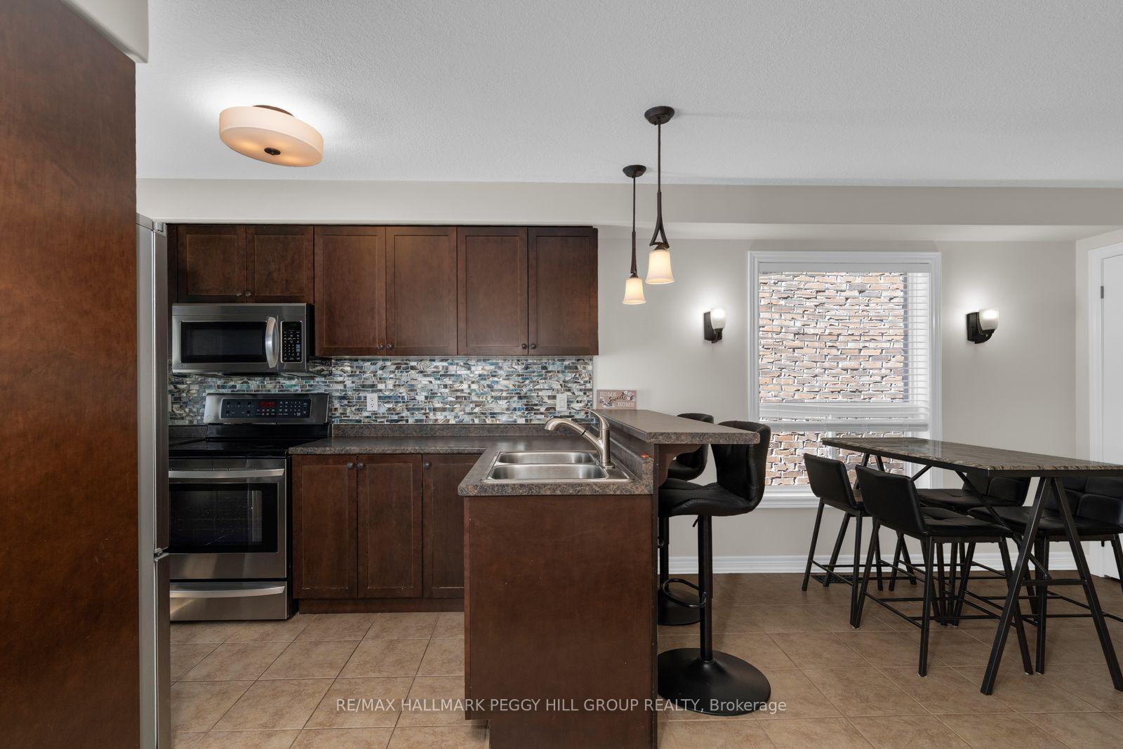 Photo 4 of 985 Cook Drive, Midland — HOMEH