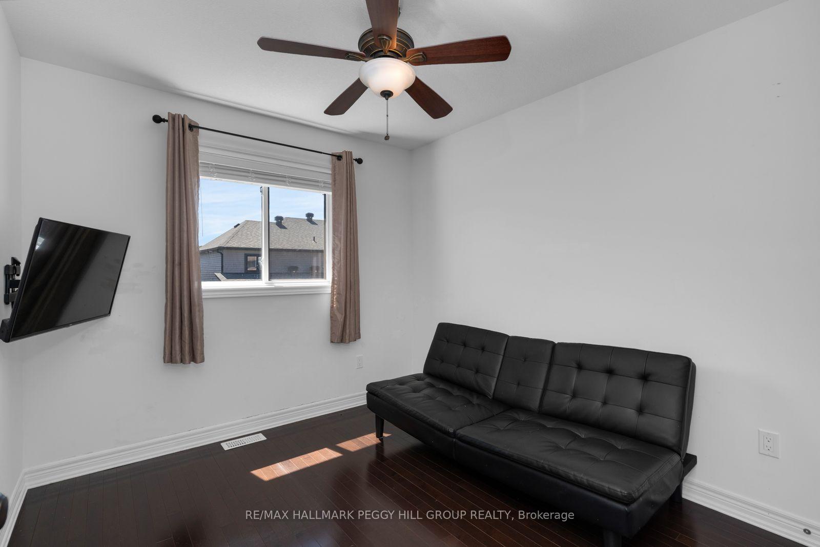 Photo 9 of 985 Cook Drive, Midland — HOMEH