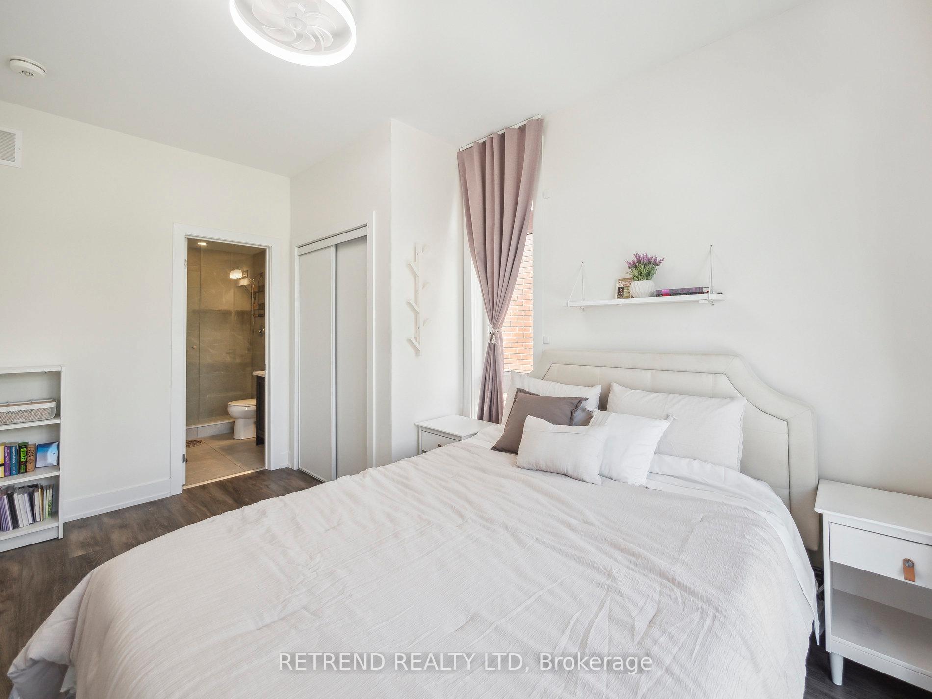 Photo 14 of Unit 9, 1 Bond Crescent, Richmond Hill, Oak Ridges — HOMEH