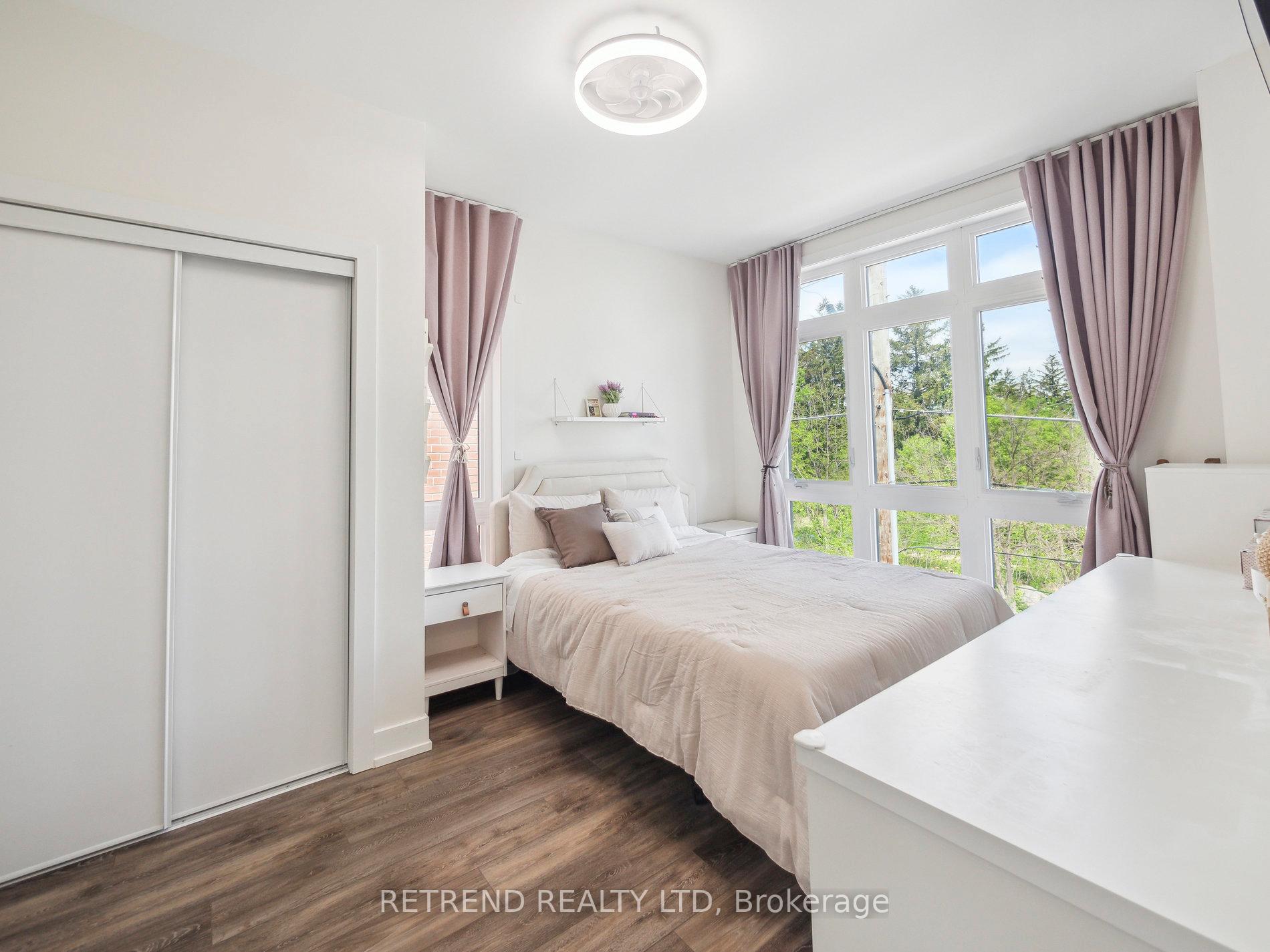 Photo 15 of Unit 9, 1 Bond Crescent, Richmond Hill, Oak Ridges — HOMEH