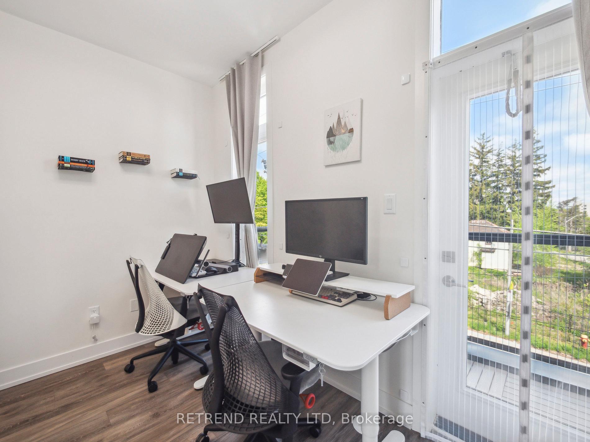Photo 17 of Unit 9, 1 Bond Crescent, Richmond Hill, Oak Ridges — HOMEH