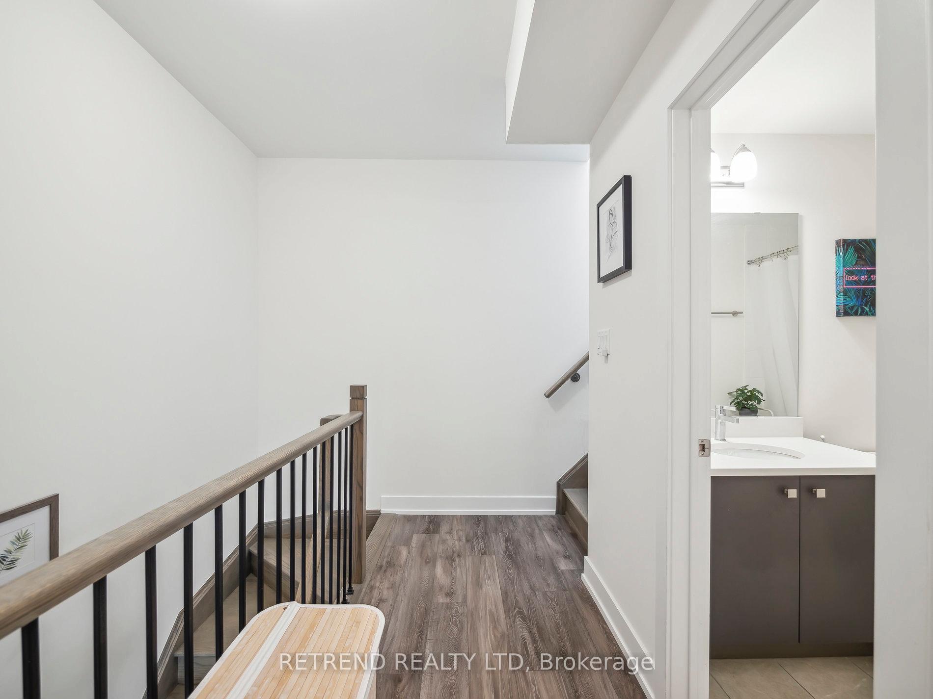 Photo 21 of Unit 9, 1 Bond Crescent, Richmond Hill, Oak Ridges — HOMEH
