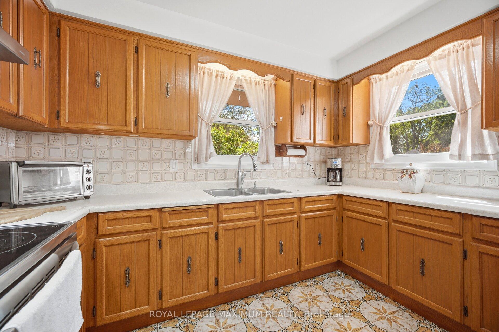 Photo 13 of 255 John Street, North York, Weston — HOMEH