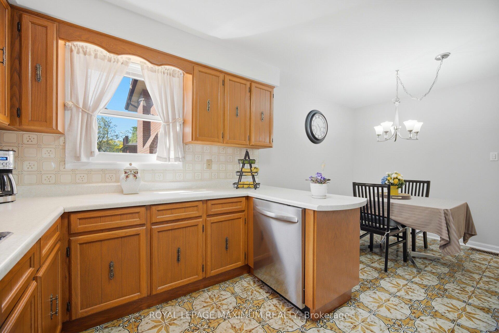 Photo 14 of 255 John Street, North York, Weston — HOMEH