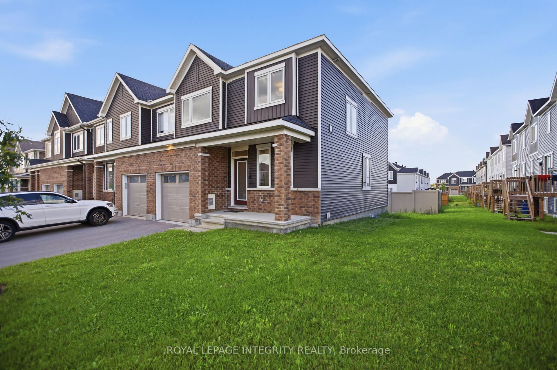 Photo 2 of 651 Chillerton Drive, Ottawa, Barrhaven - Half Moon Bay — HOMEH