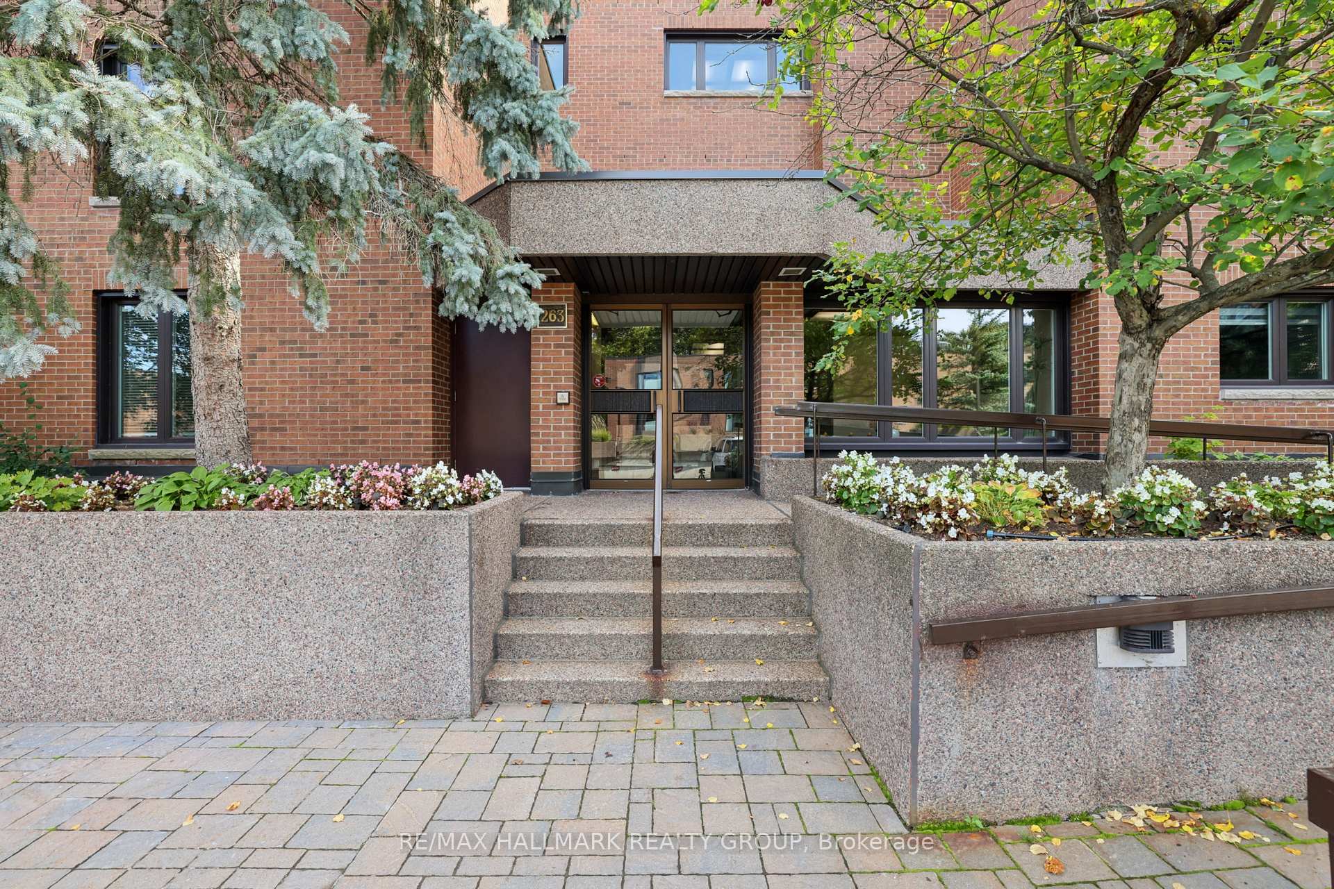 Photo 3 of Unit 75A, 263 Botanica Private, Ottawa, Civic Hospital — HOMEH
