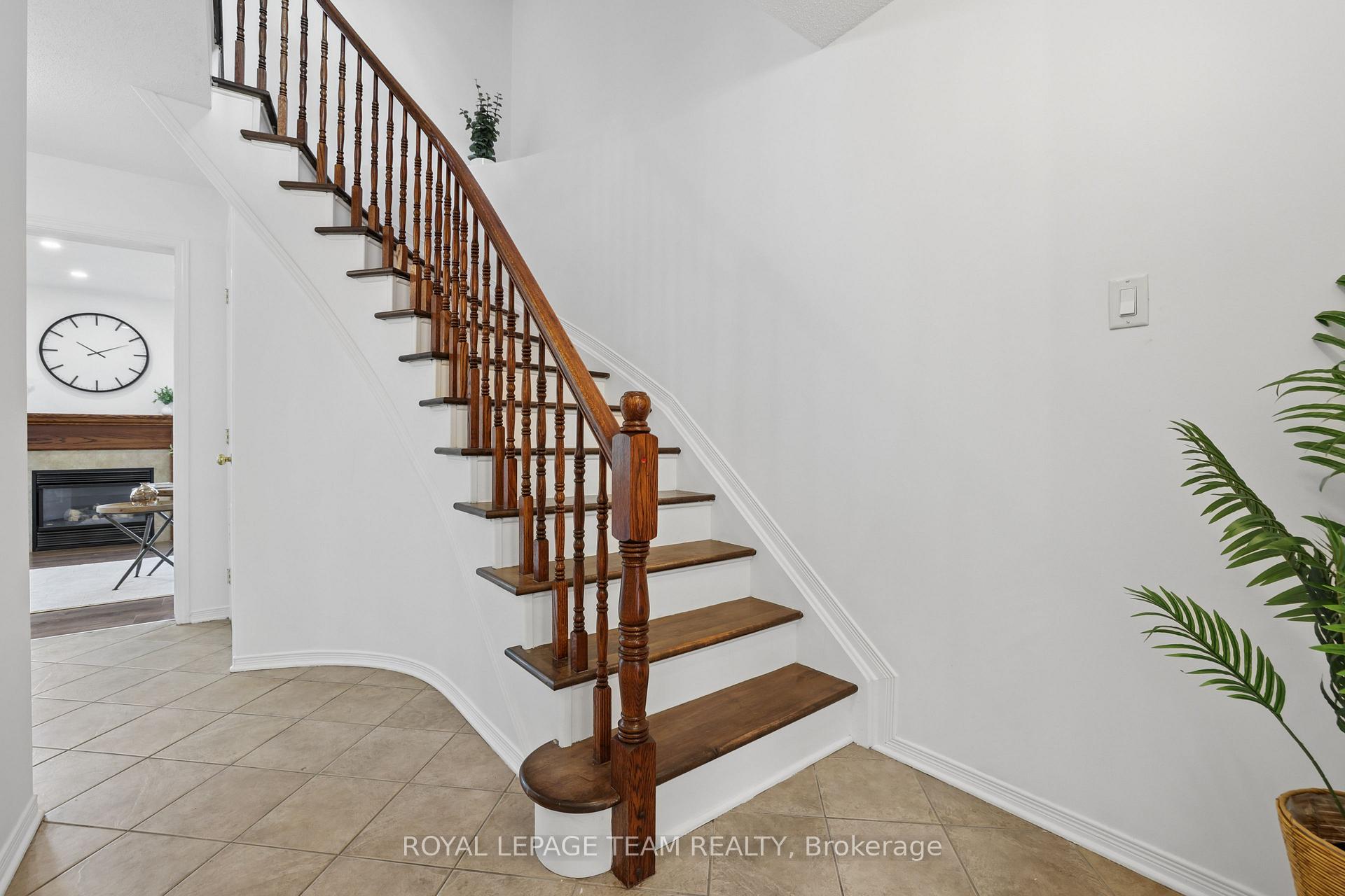 Photo 5 of 19 Great Oak Private, Ottawa, Riverview Park — HOMEH
