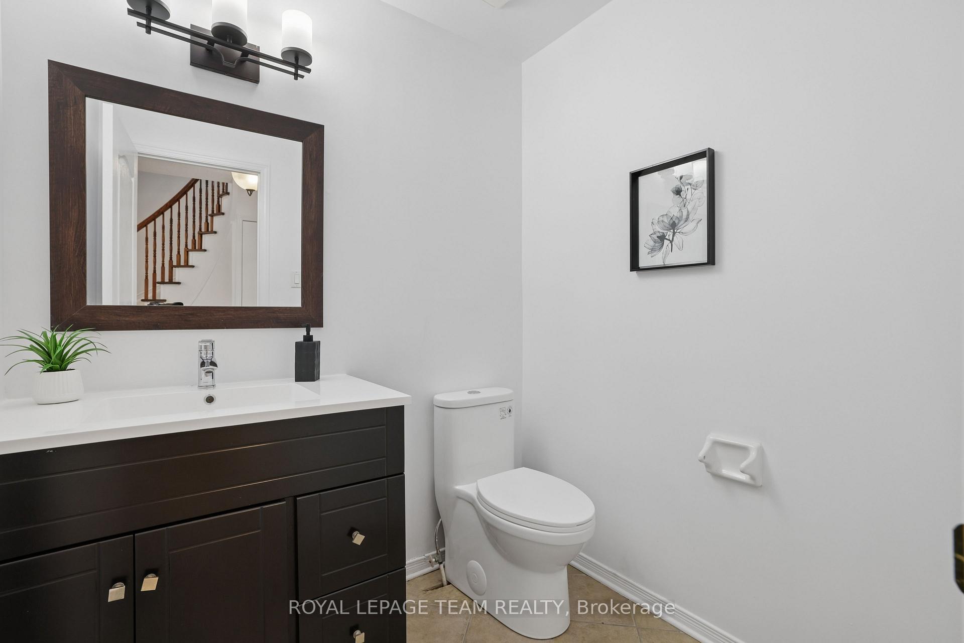 Photo 6 of 19 Great Oak Private, Ottawa, Riverview Park — HOMEH
